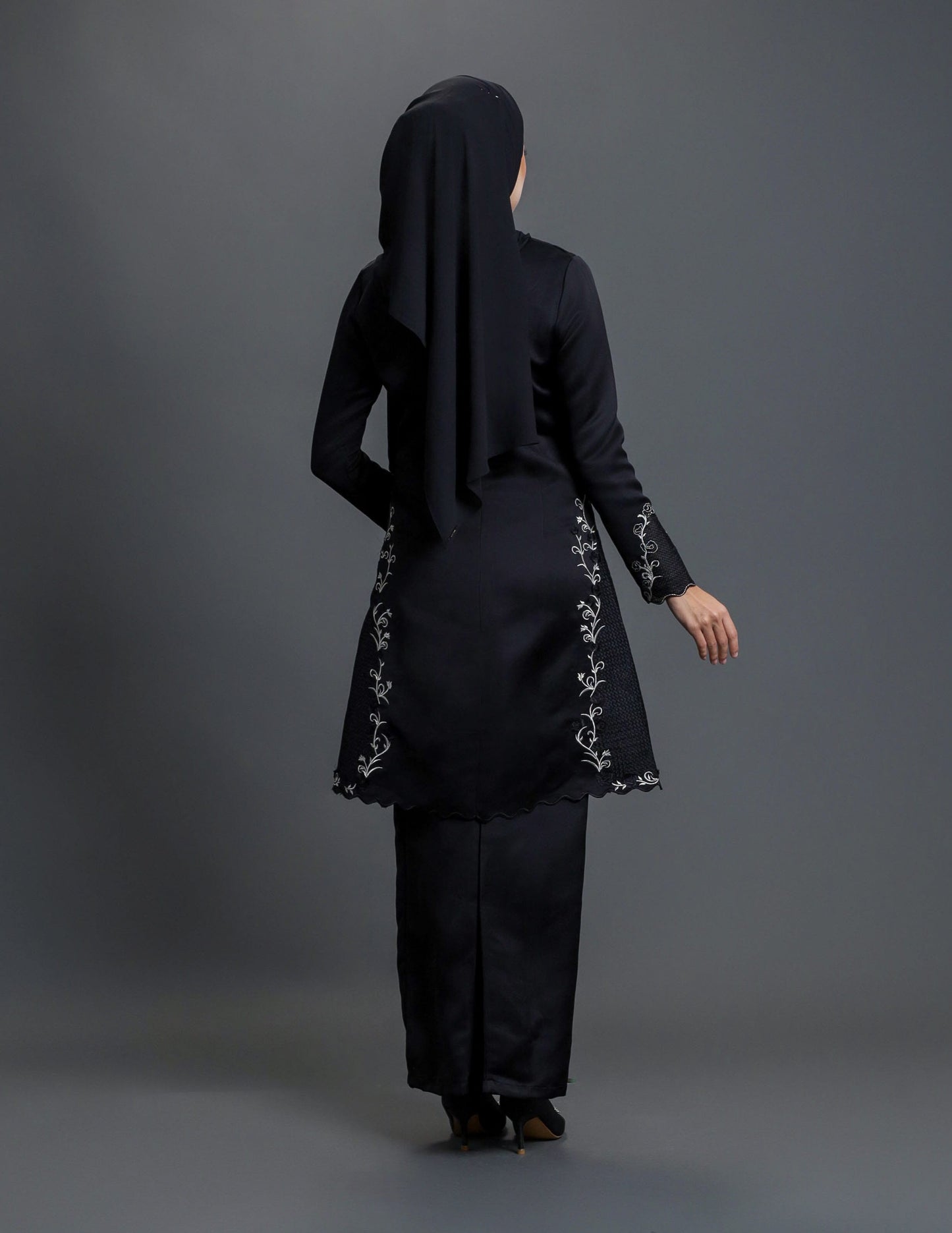 LAILA KURUNG (BLACK)