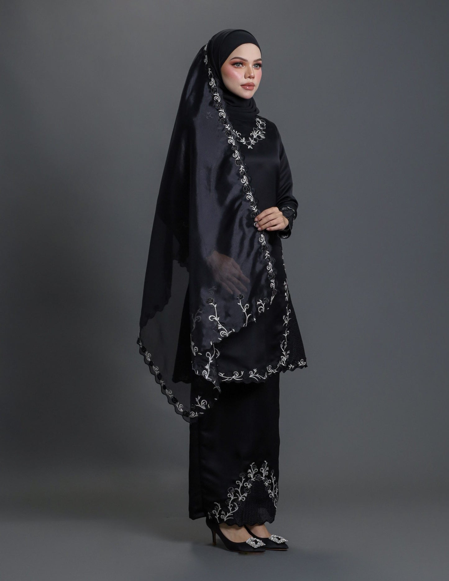 LAILA VEIL (BLACK)