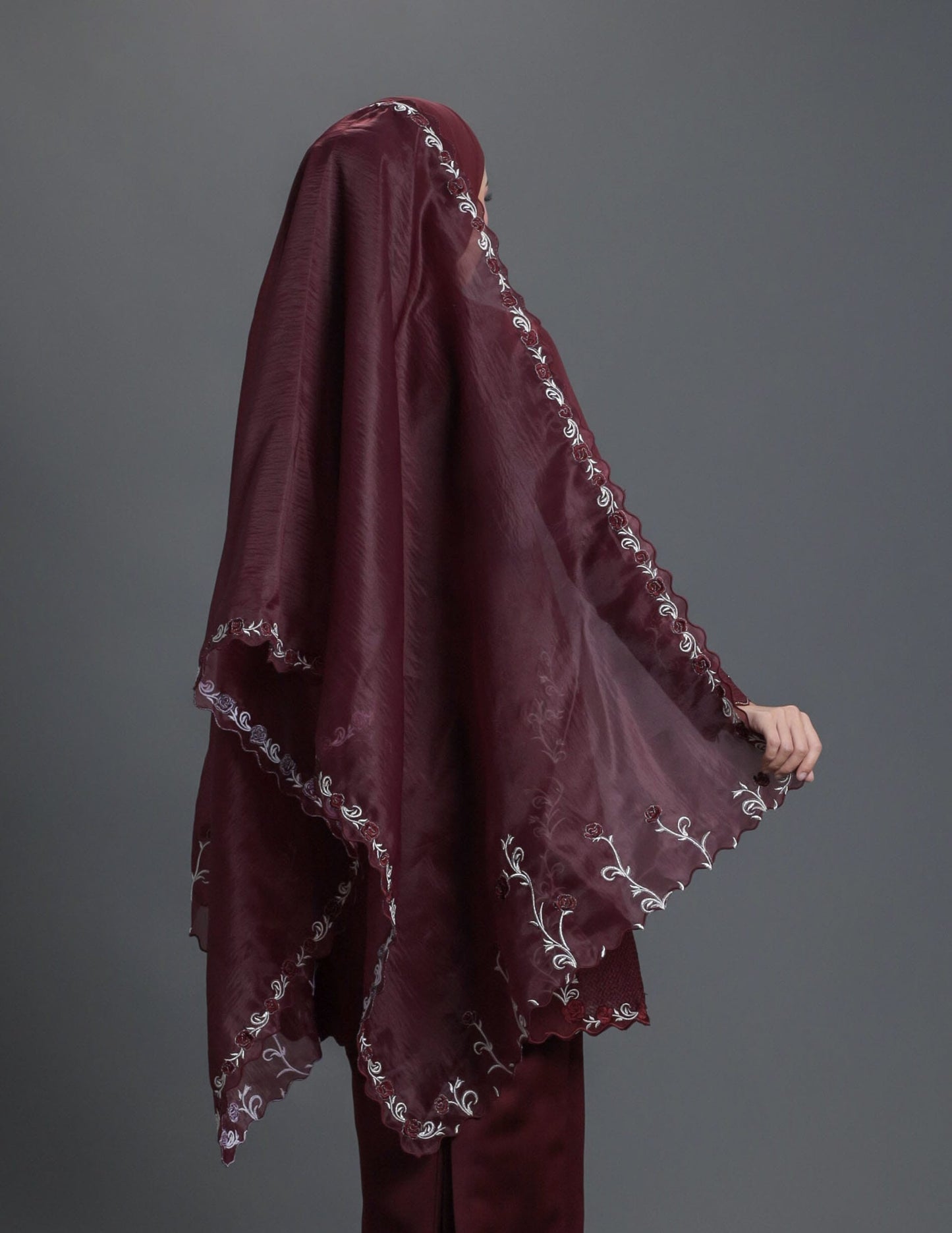 LAILA VEIL (BURGUNDY)