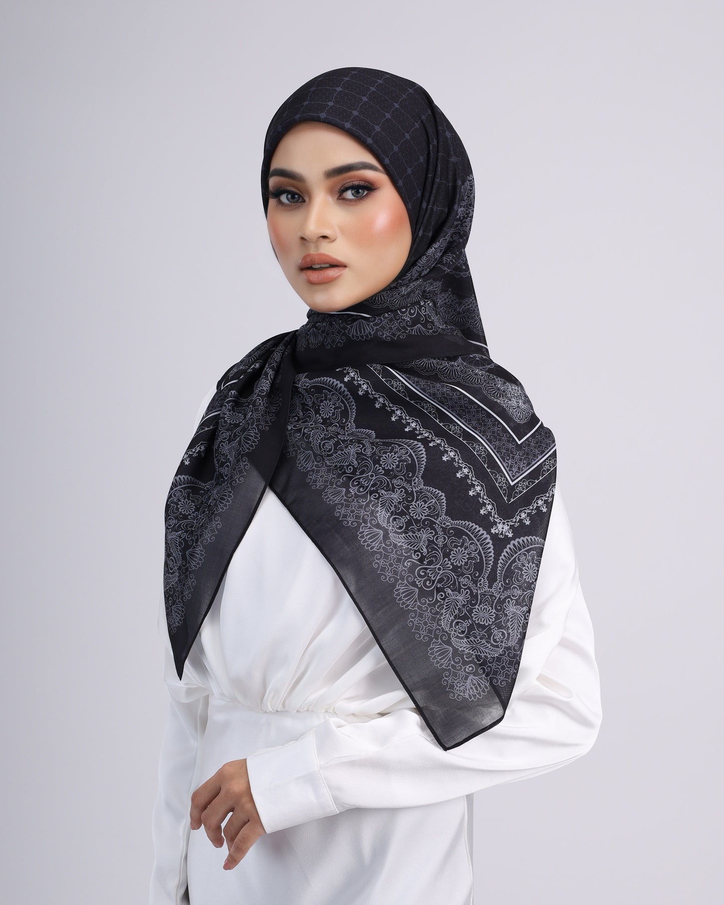 MARTINA BAWAL (BLACK)