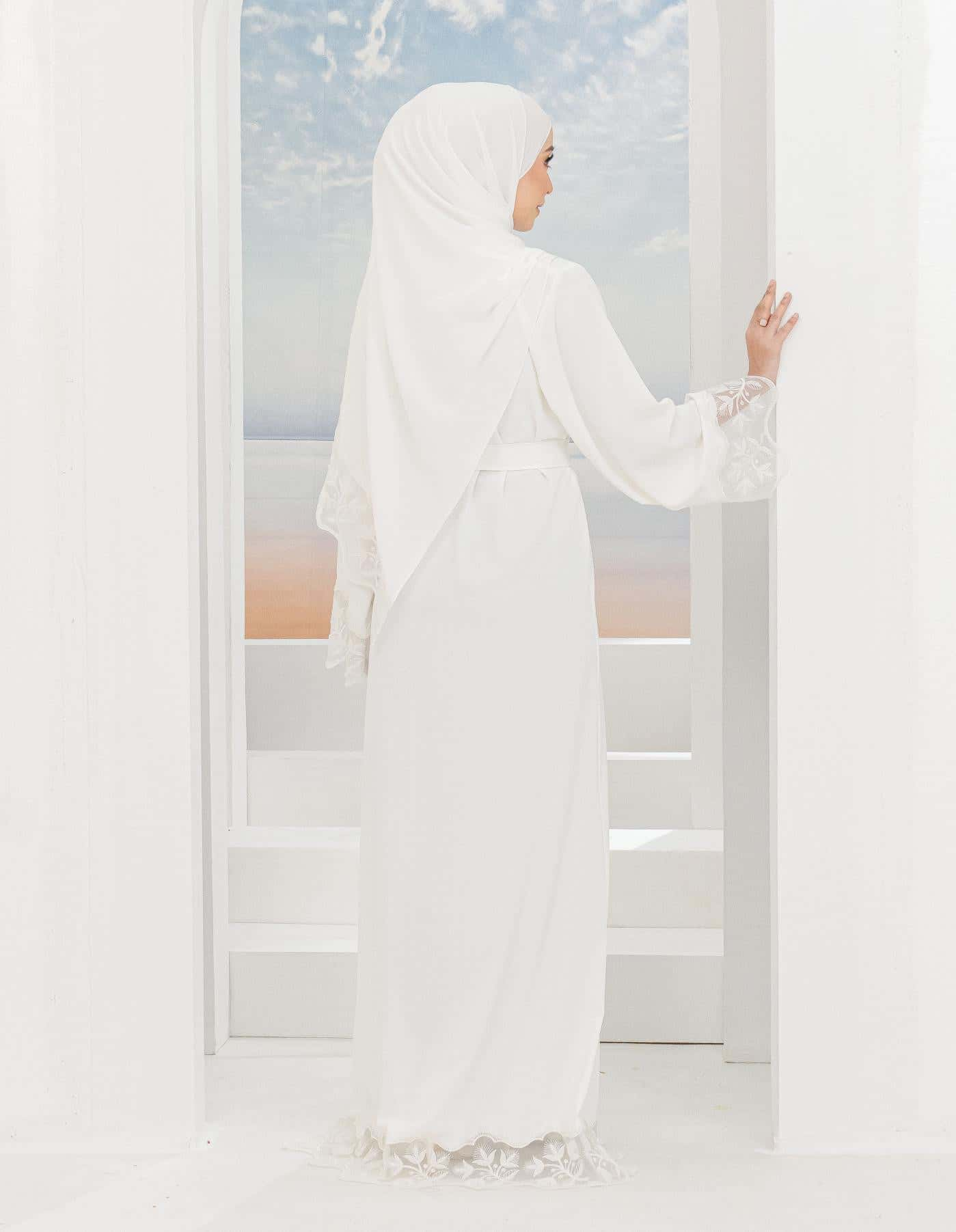 ATIFA ABAYA (OFF WHITE)