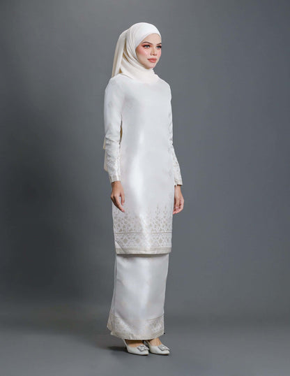 JUWITA KURUNG (OFF WHITE)