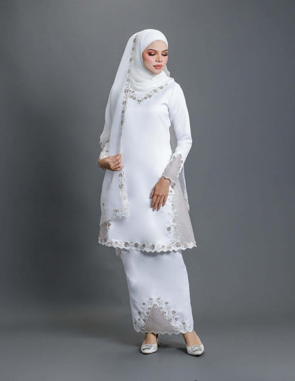 MINOR DEFECT LAILA KURUNG (OFF WHITE)