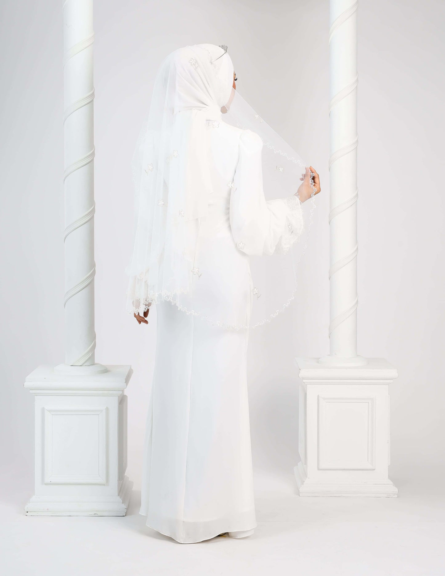 LENORA DRESS (OFF WHITE)