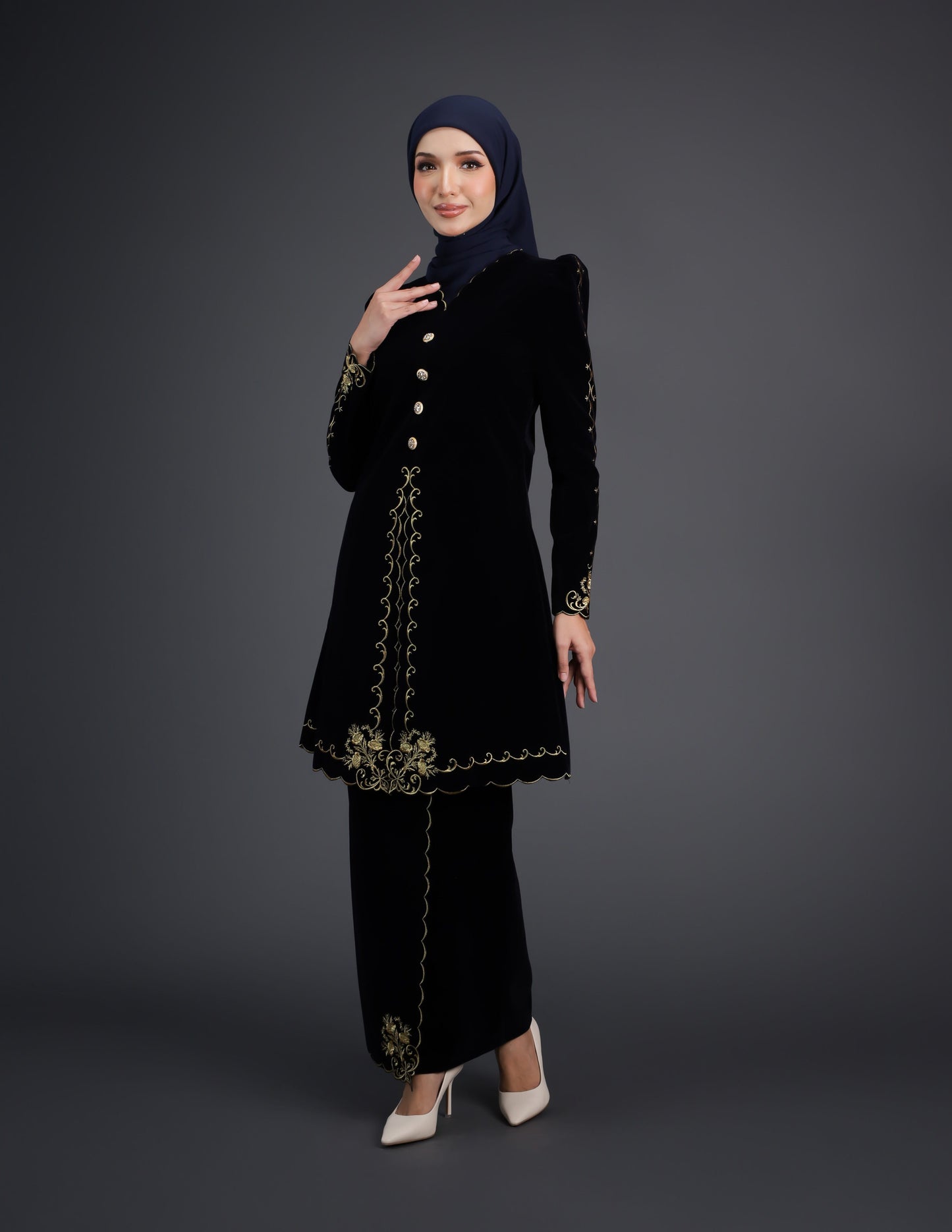 MINOR DEFECT NAIFAH KEBAYA (NAVY BLUE)