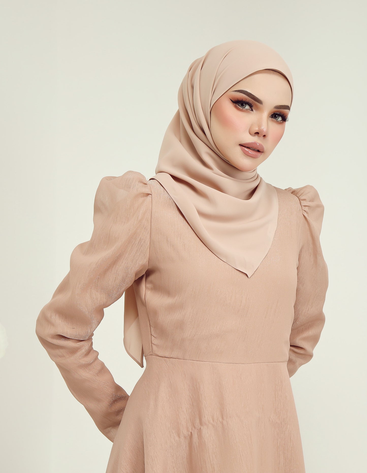 NIA BAWAL (CHAMPAGNE)