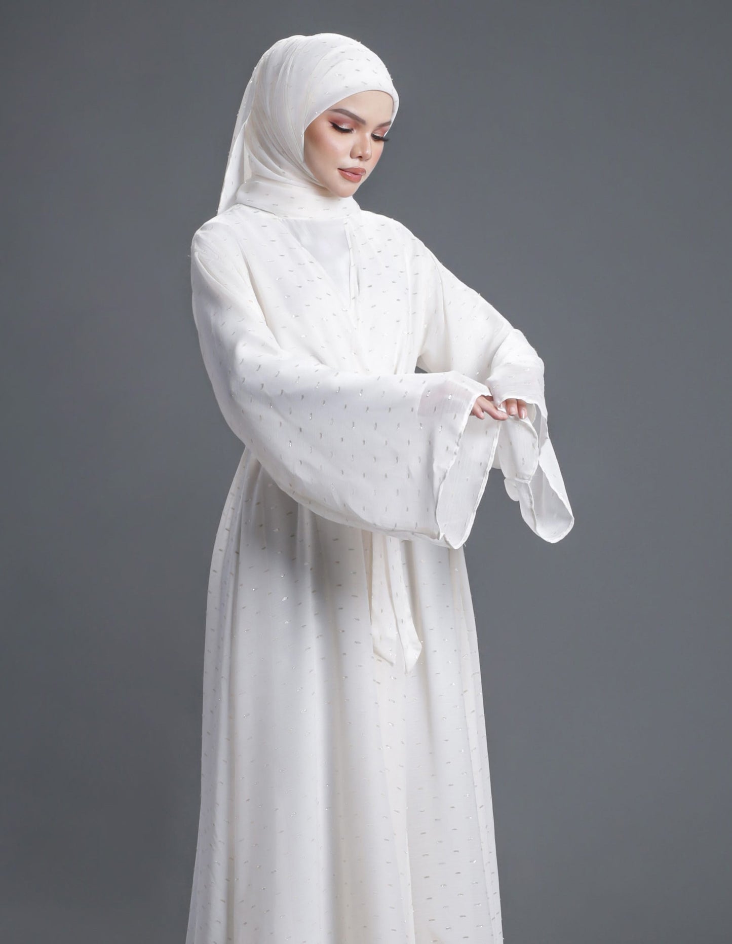 ALEEYA ABAYA (OFF WHITE)