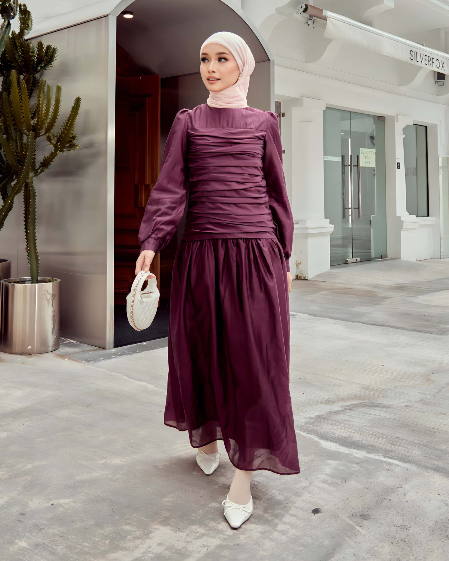 PLAIN RUCHED DRESS (PLUM)