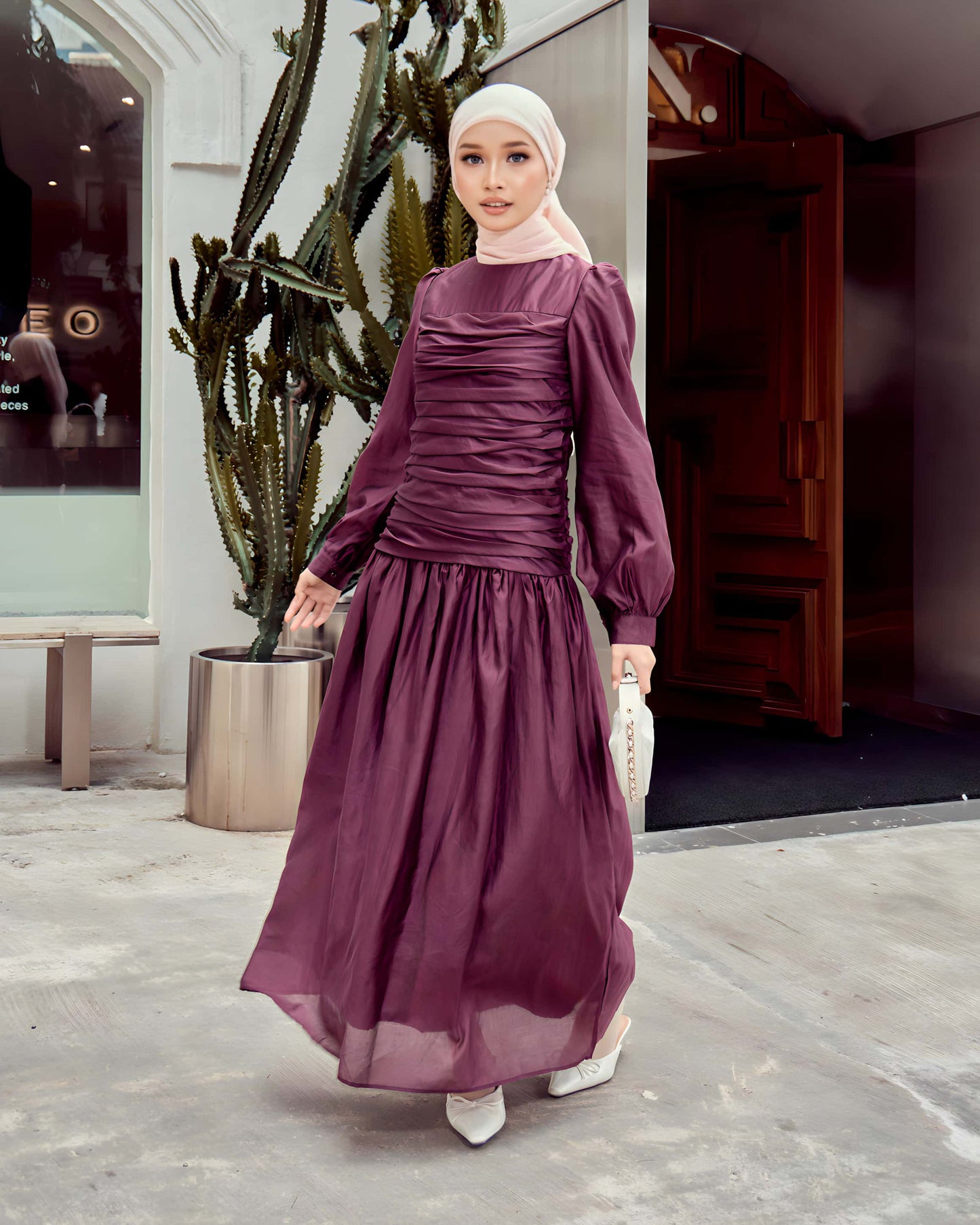 PLAIN RUCHED DRESS (PLUM)