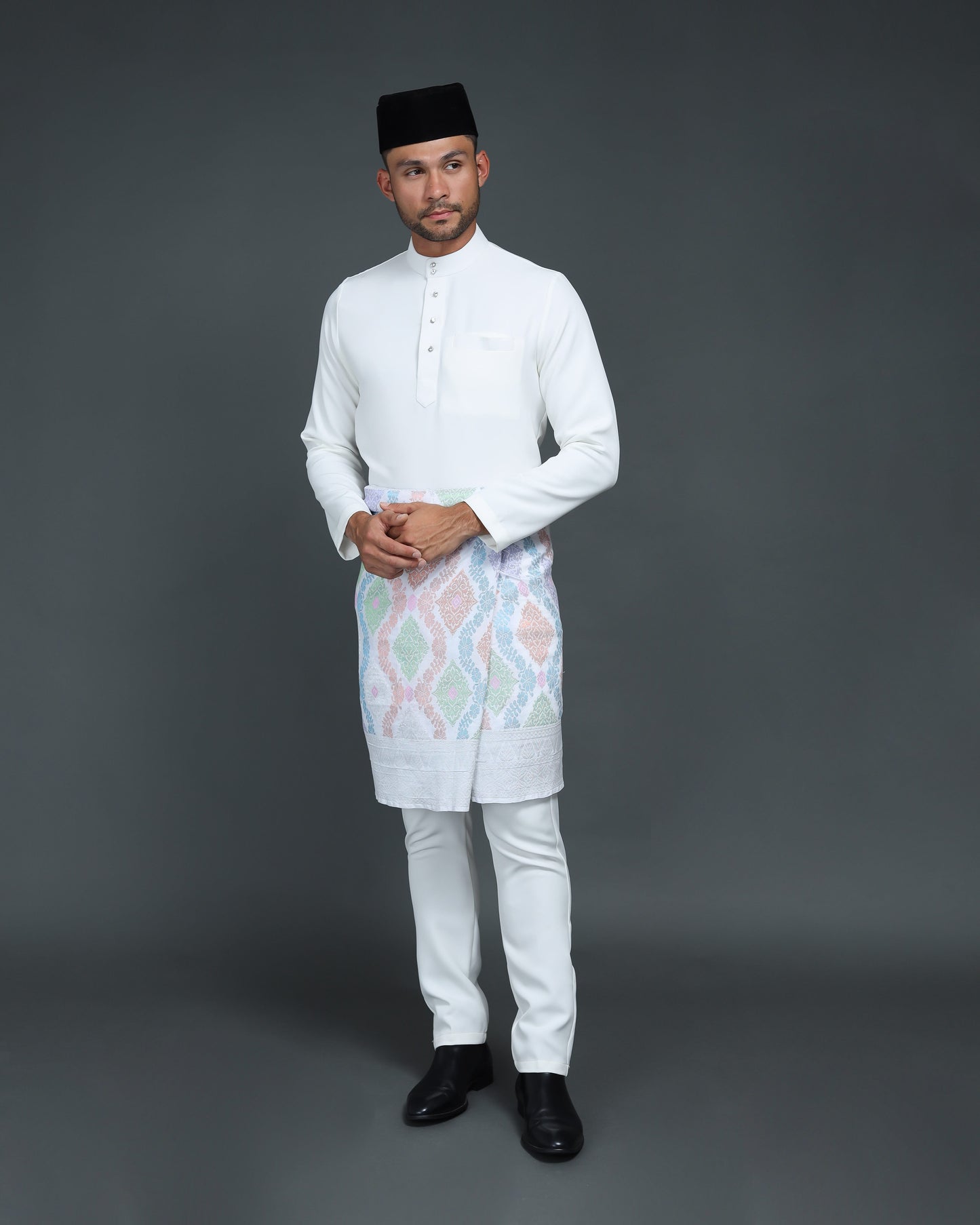 MINOR DEFECT QAISER BAJU MELAYU (OFF WHITE)