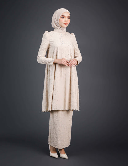 MINOR DEFECT QALISHA KURUNG (CHAMPAGNE)