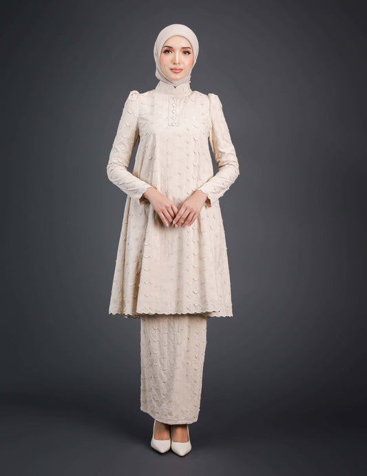 MINOR DEFECT QALISHA KURUNG (CHAMPAGNE)