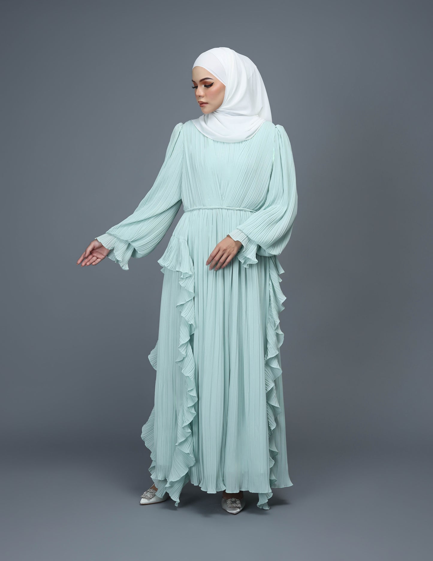 MINOR DEFECT RANIA ABAYA (SOFT GREEN)