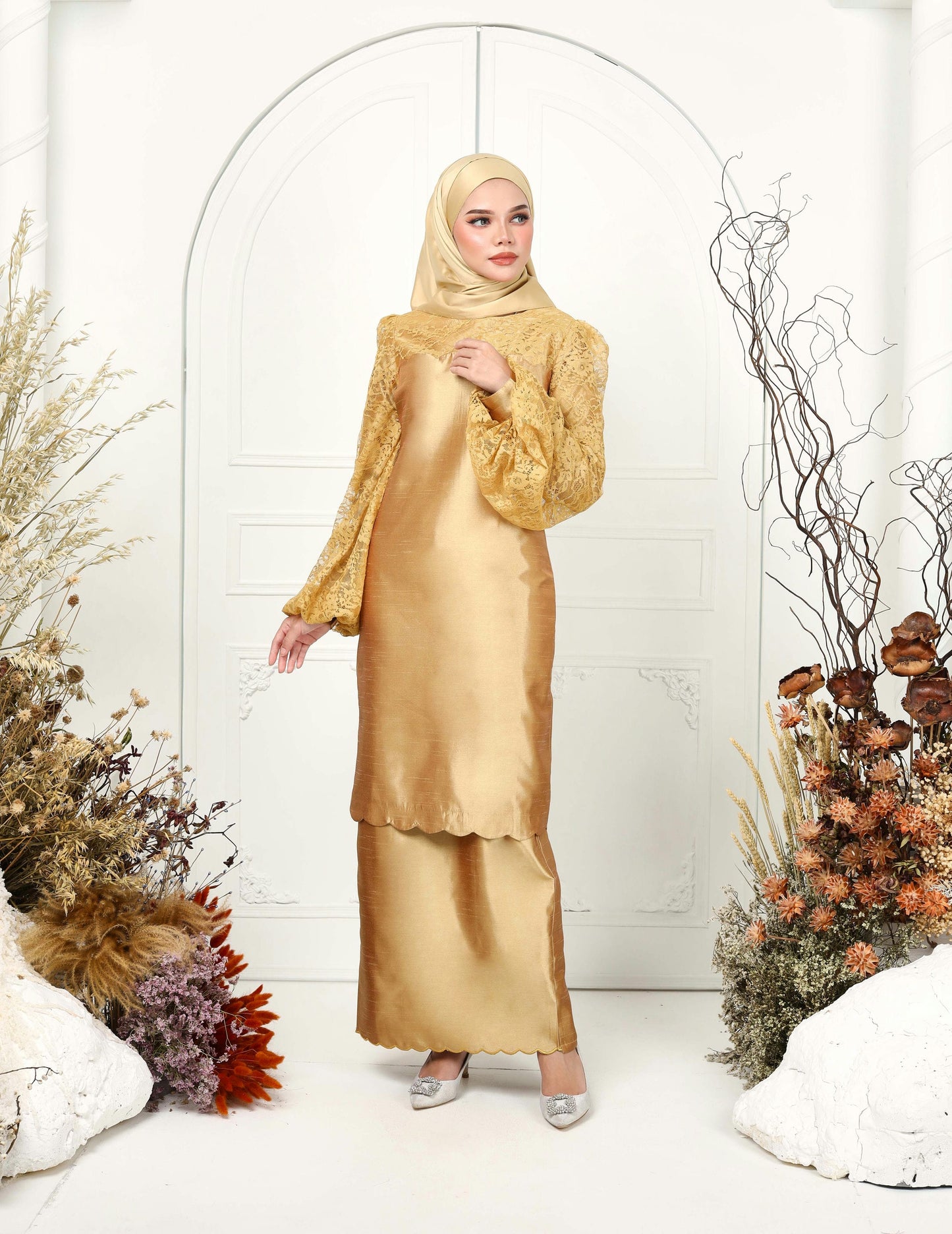 MINOR DEFECT ROSSIYA KURUNG (GOLD)