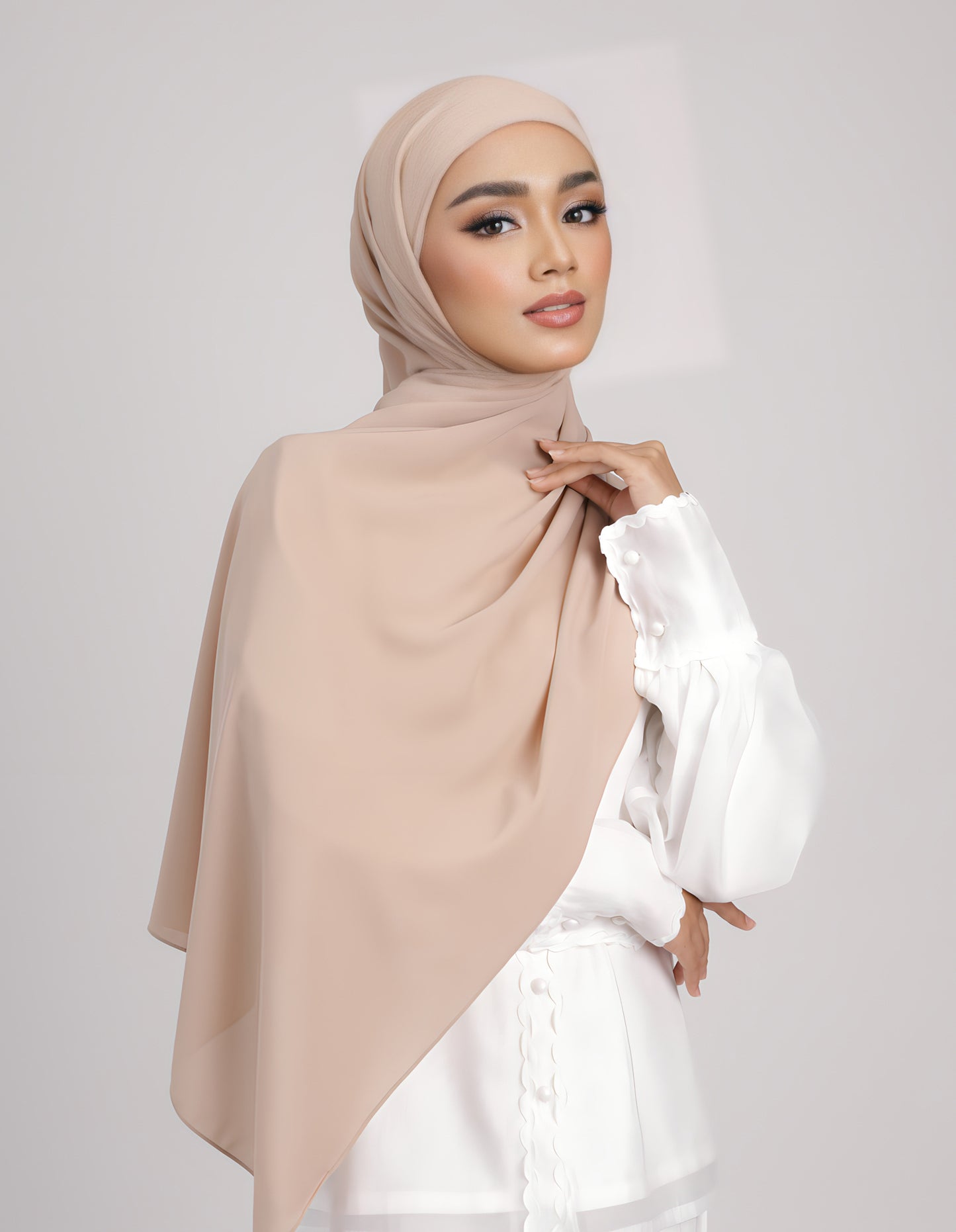 SAERA SHAWL TIEBACK (CHAMPAGNE)