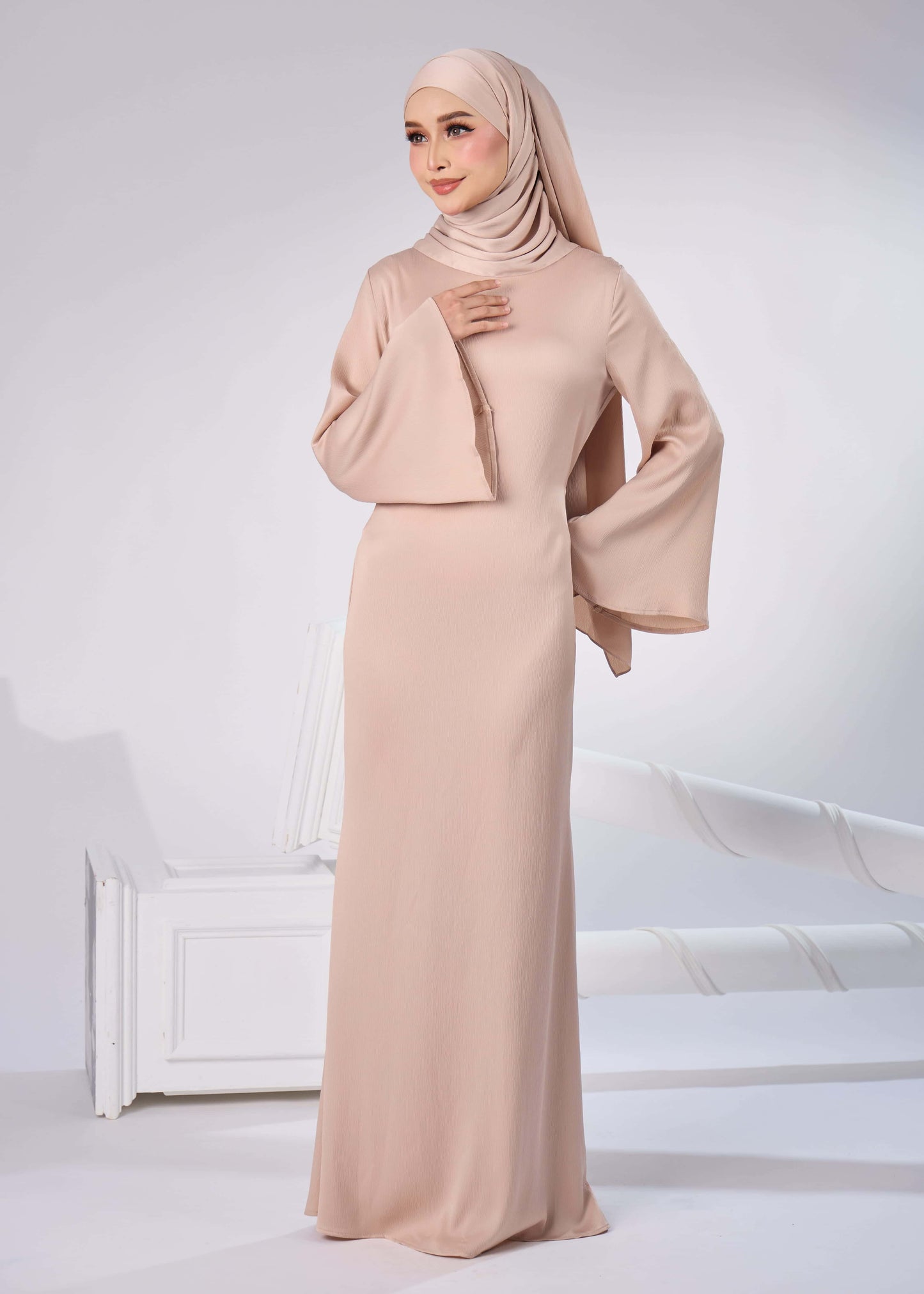 ELAINE LONG DRESS (CHAMPAGNE)