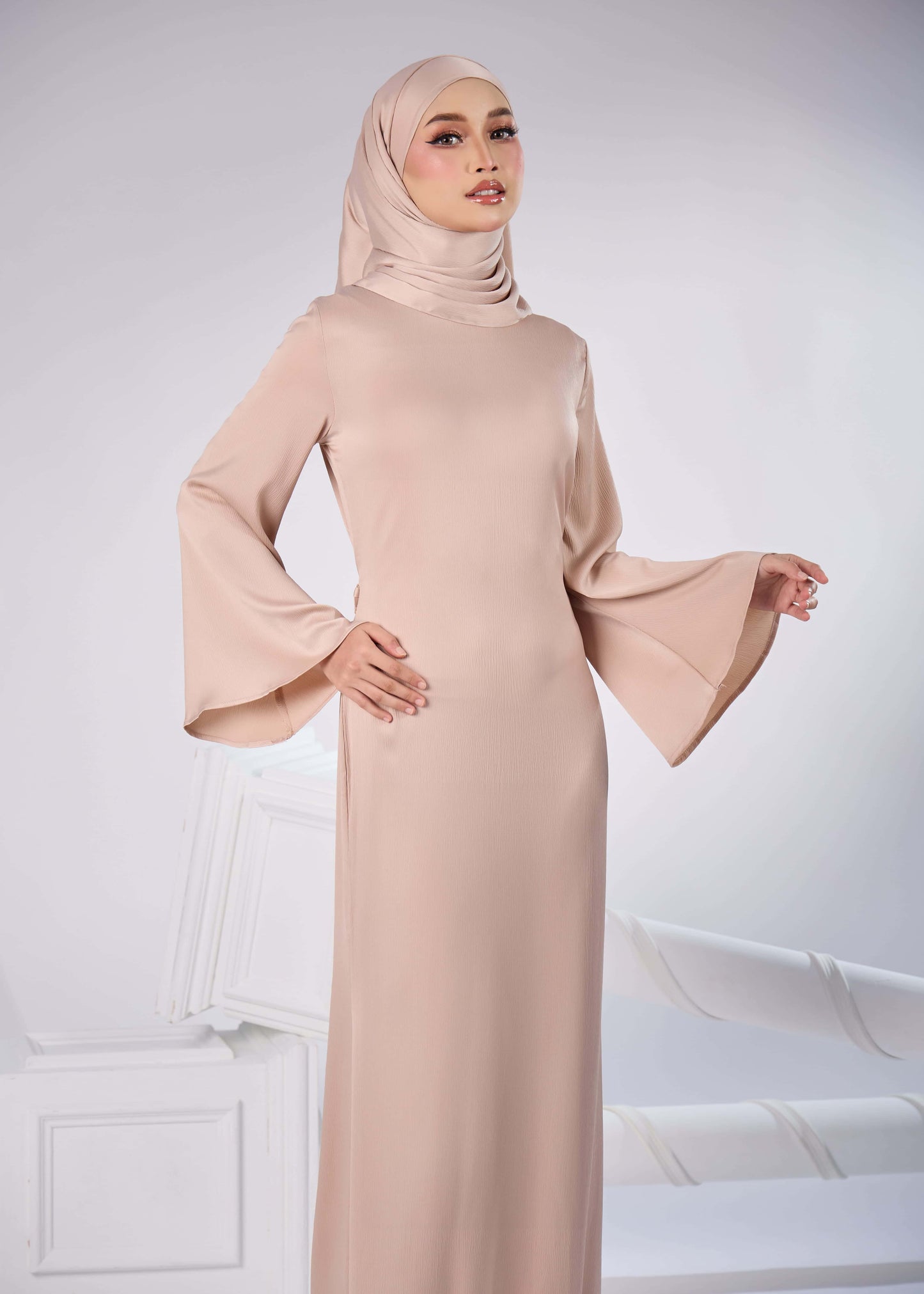 ELAINE LONG DRESS (CHAMPAGNE)