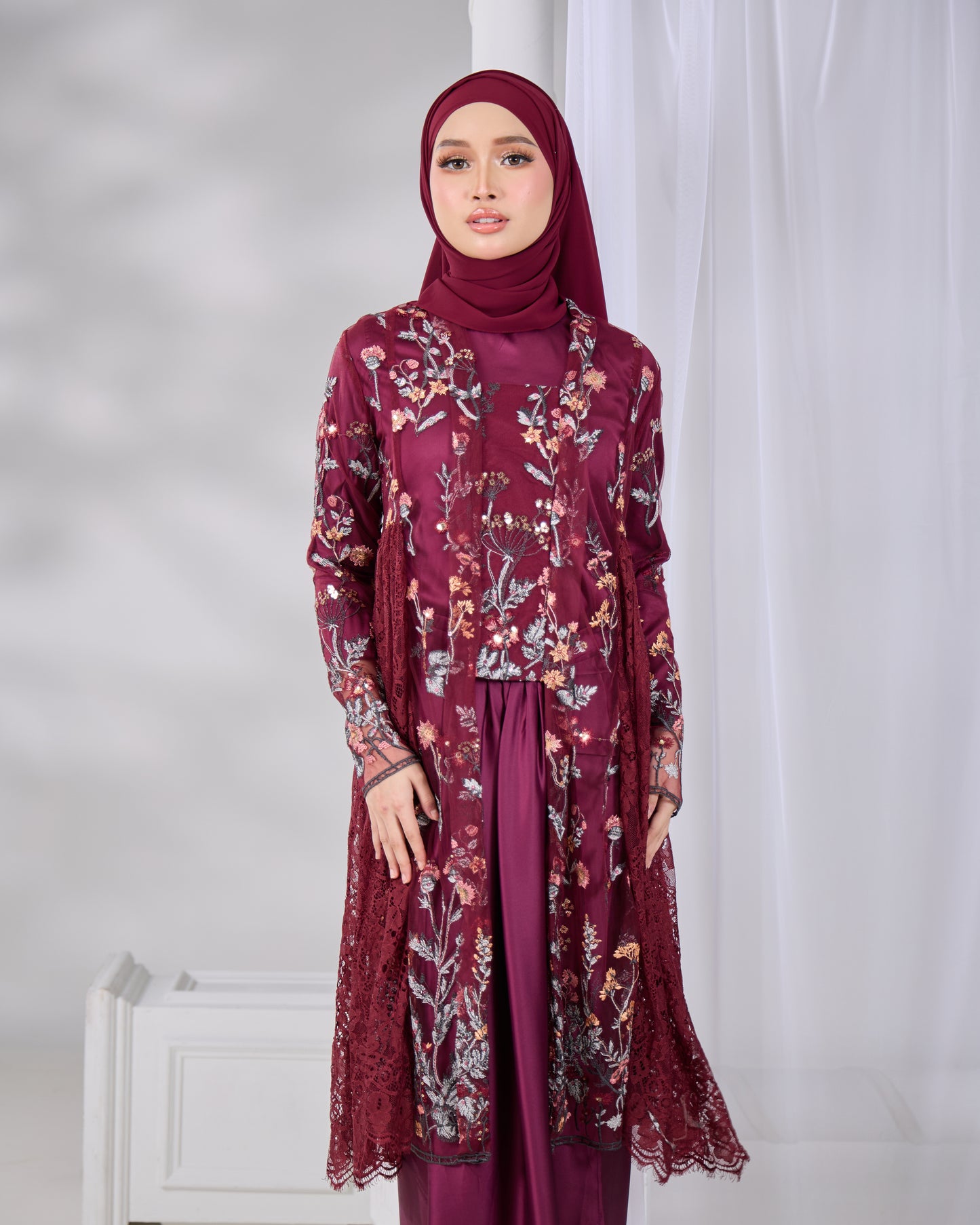 SELINA KEBAYA (BURGUNDY)