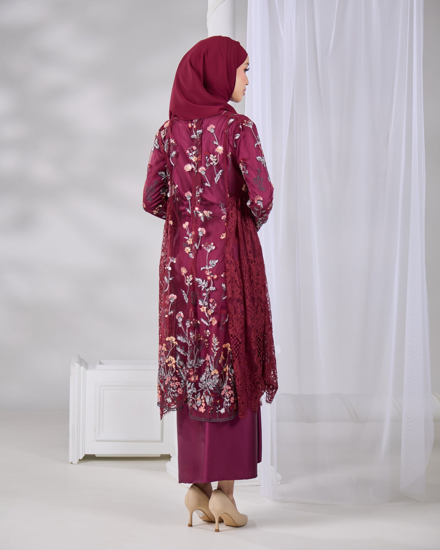 SELINA KEBAYA (BURGUNDY)