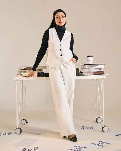 MINOR DEFECT LEORA BUTTON VEST (OFF WHITE)