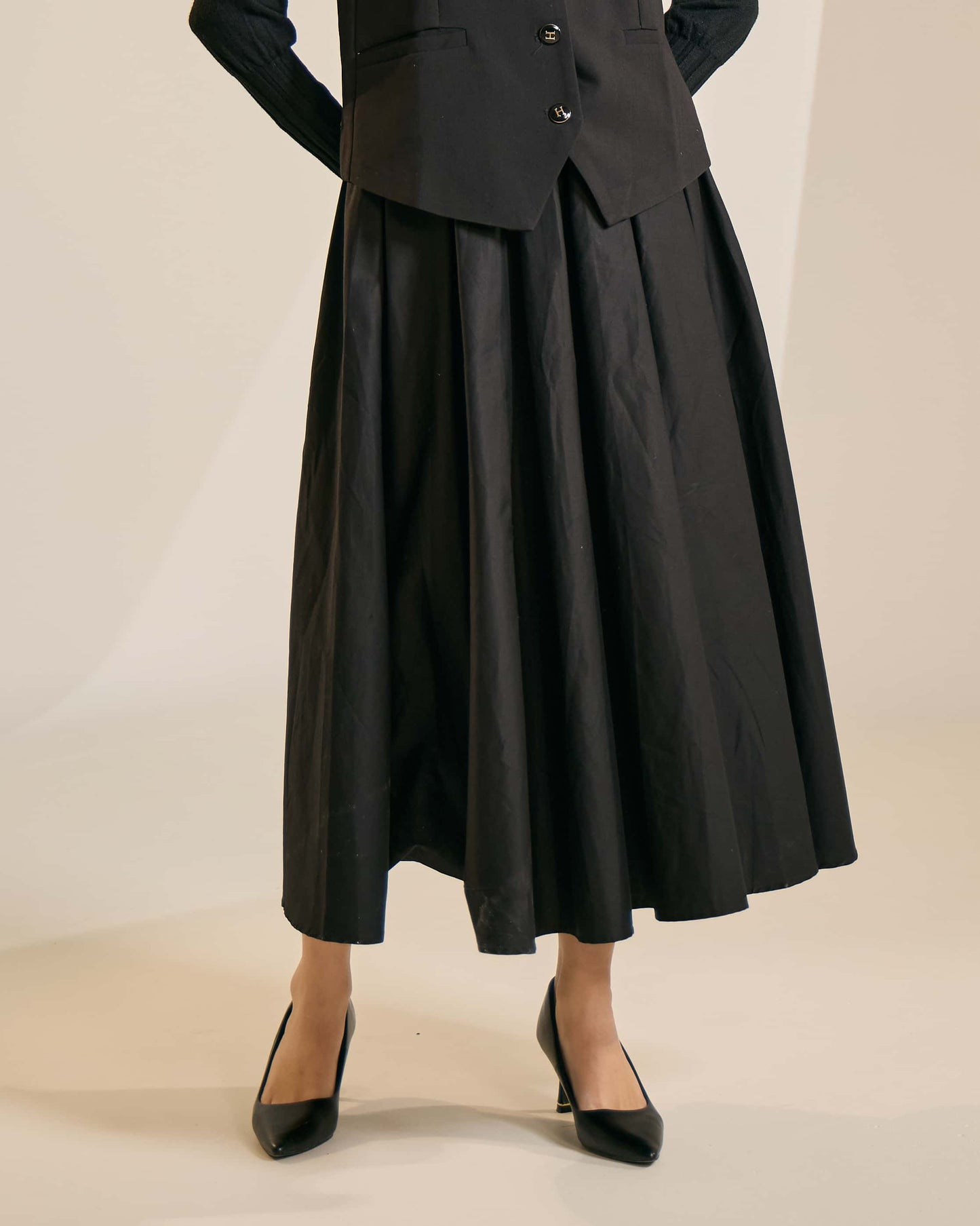 MINOR DEFECT PLAIN CIRCLE SKIRT (BLACK)