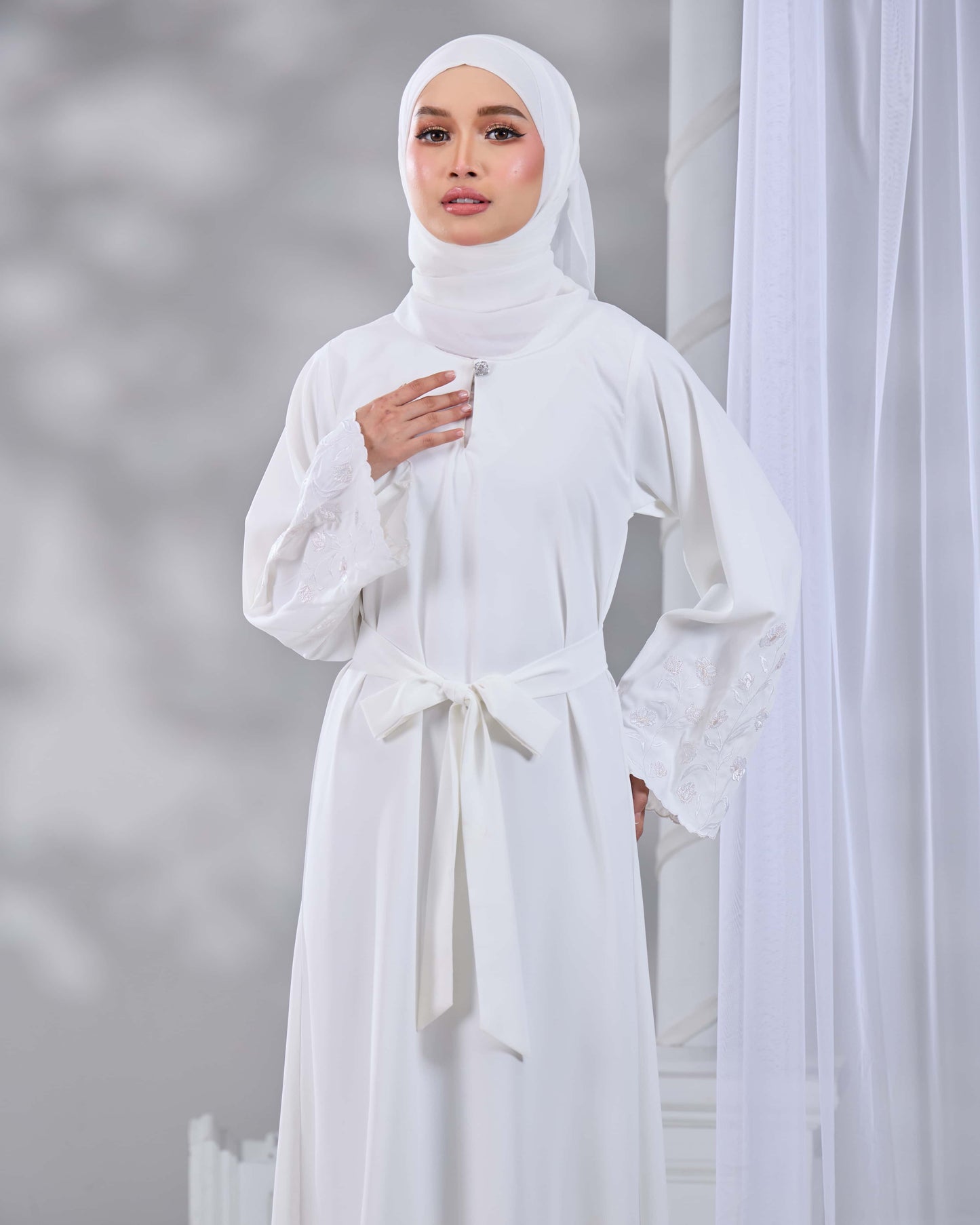 QAFIYA ABAYA (OFF WHITE)