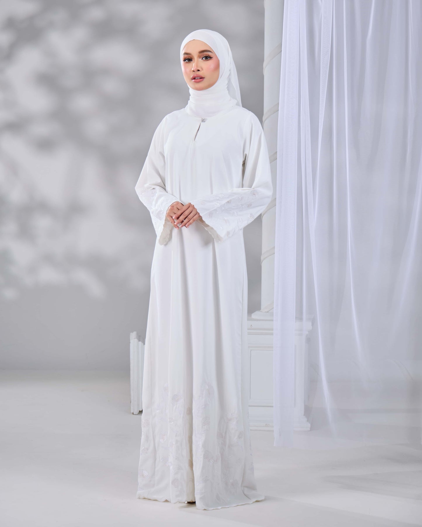 QAFIYA ABAYA (OFF WHITE)