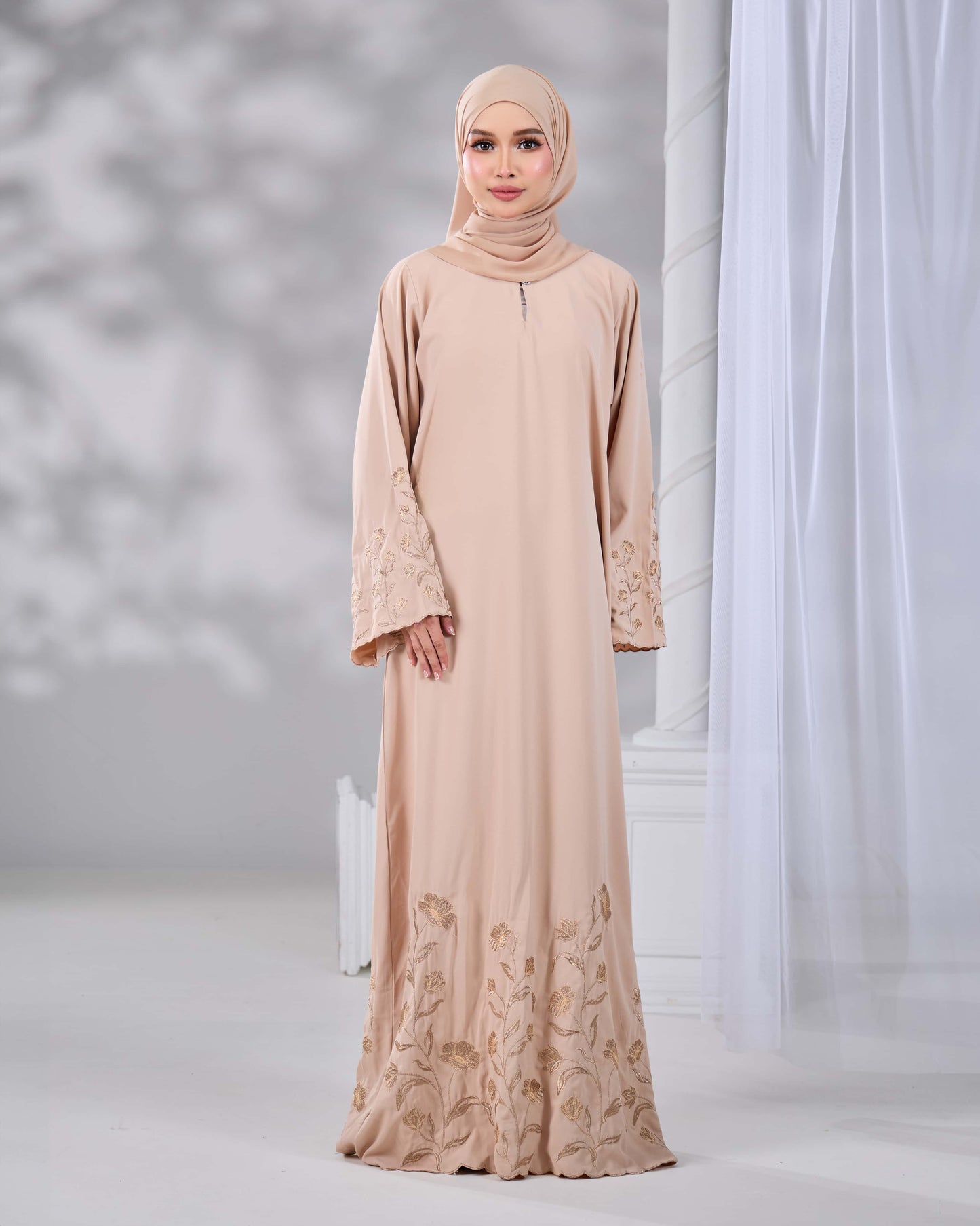 QAFIYA ABAYA (CHAMPAGNE)