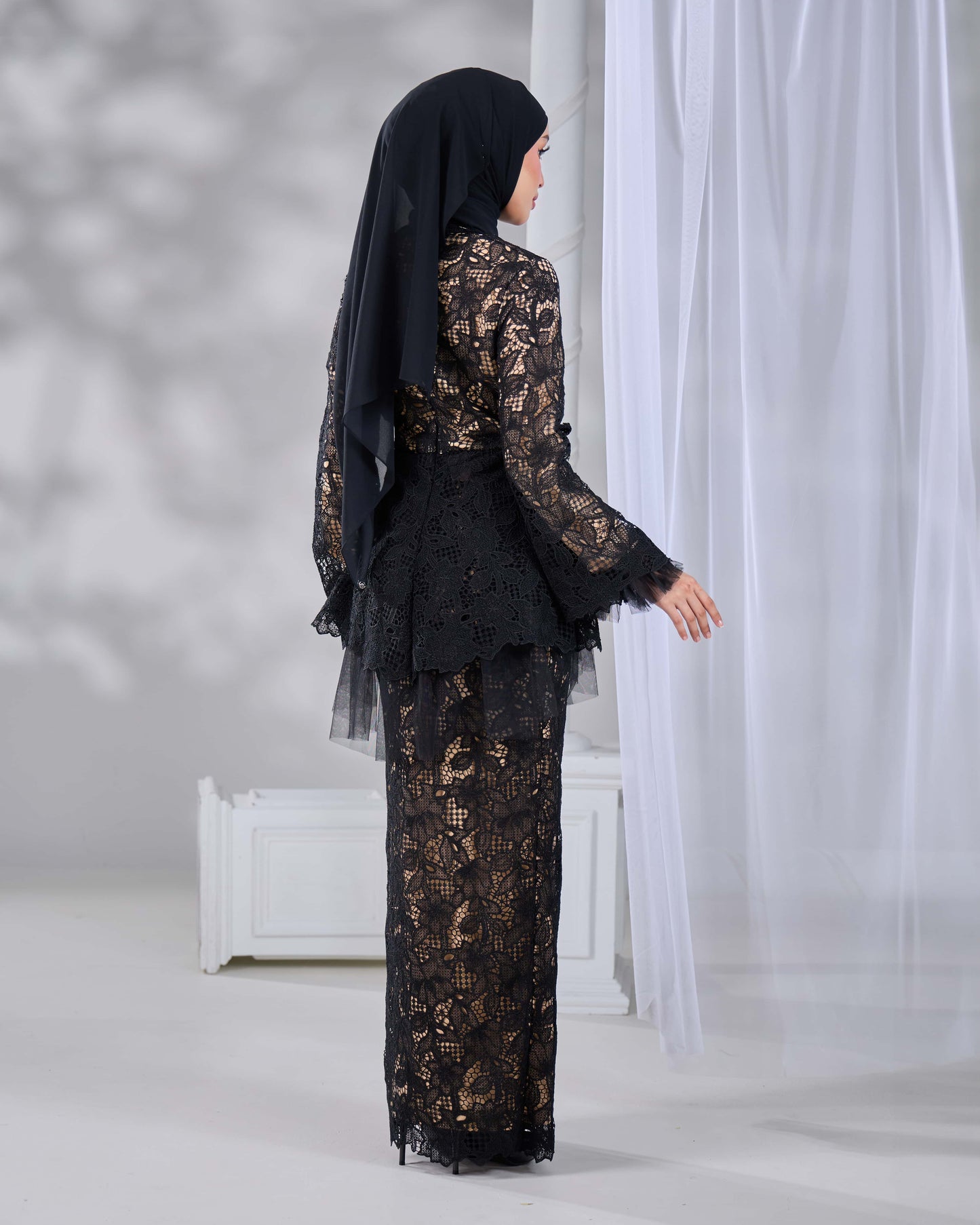 HANANIA KEBAYA (BLACK)