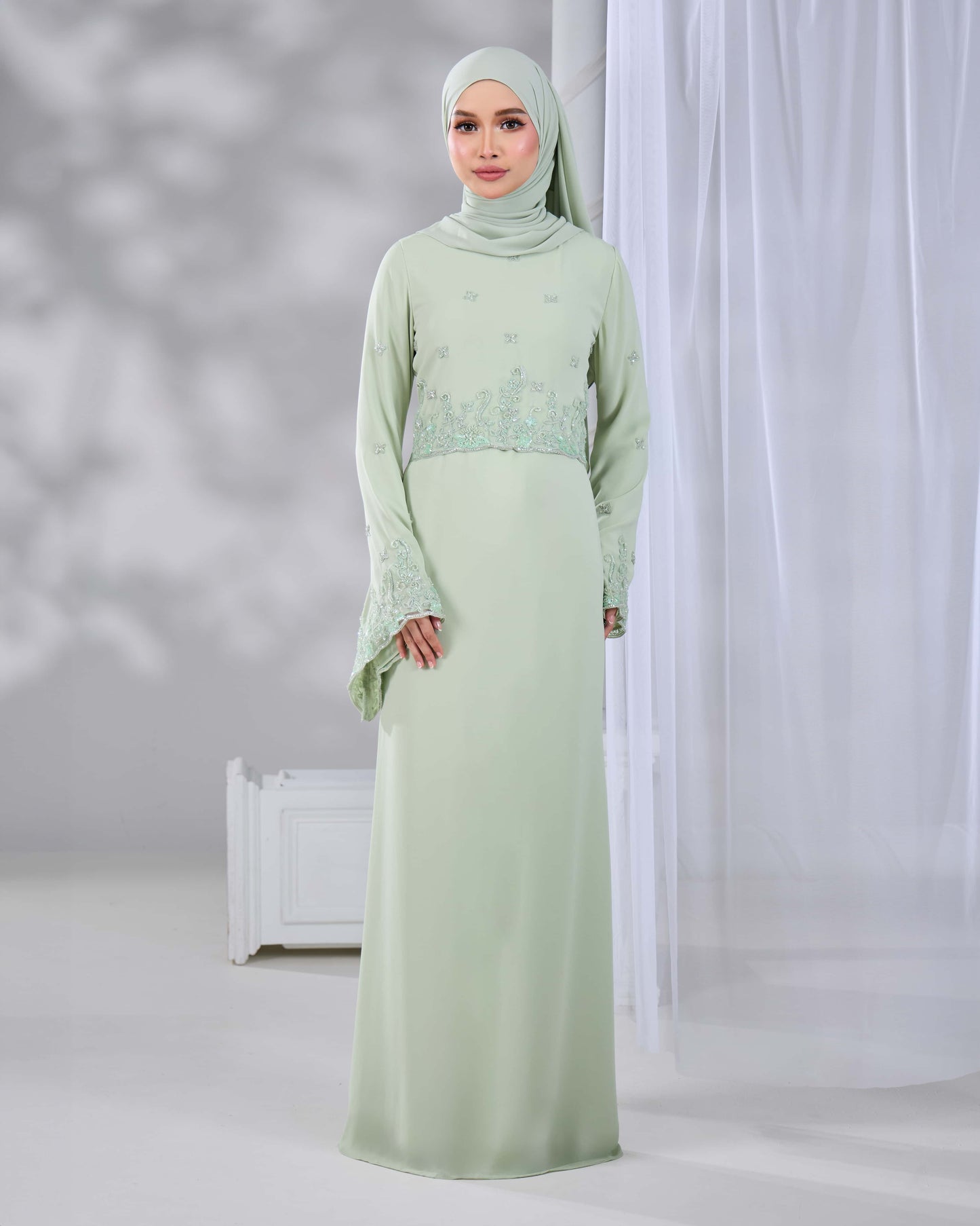 LARNIA DRESS (GREEN TEA)