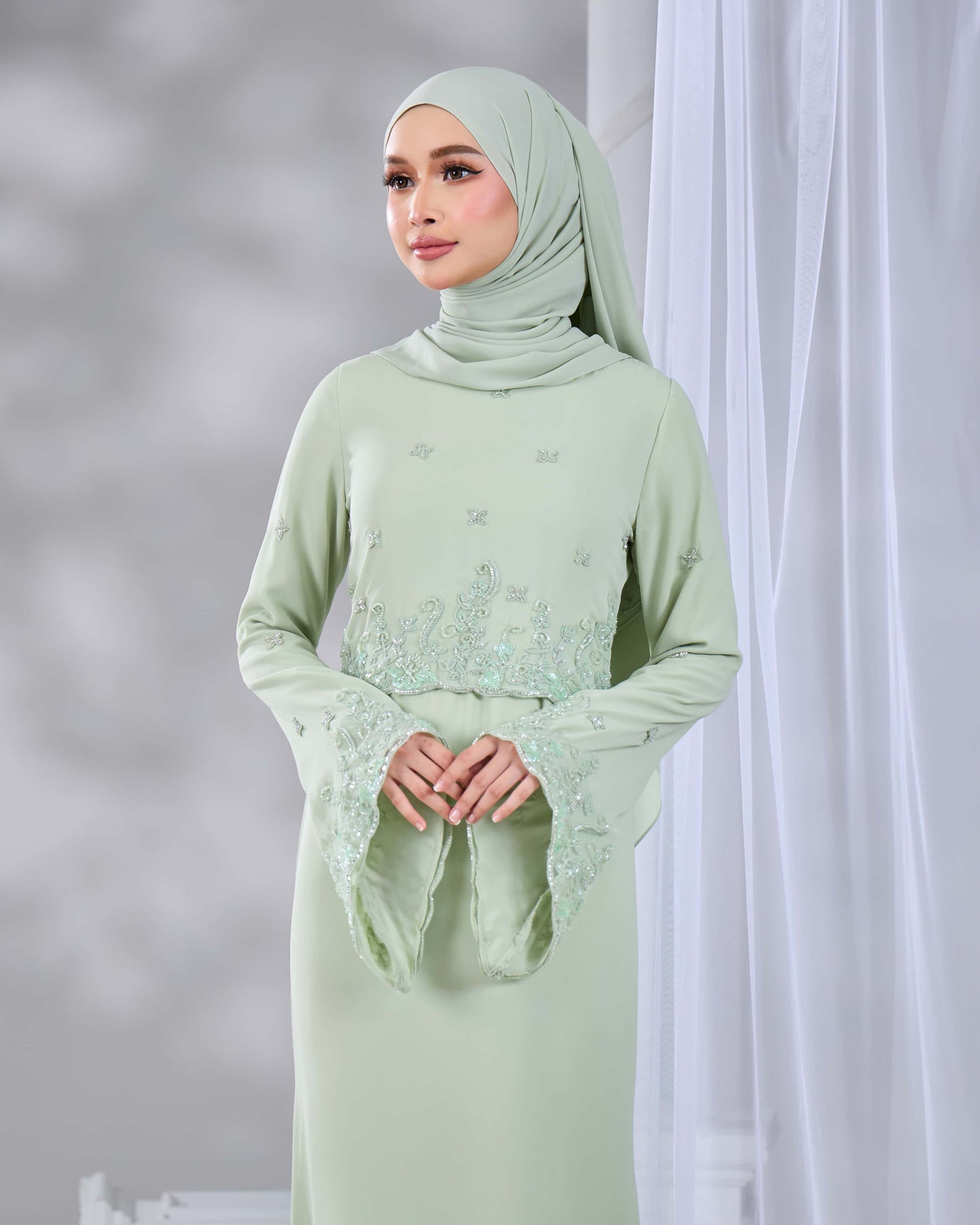 LARNIA DRESS (GREEN TEA)