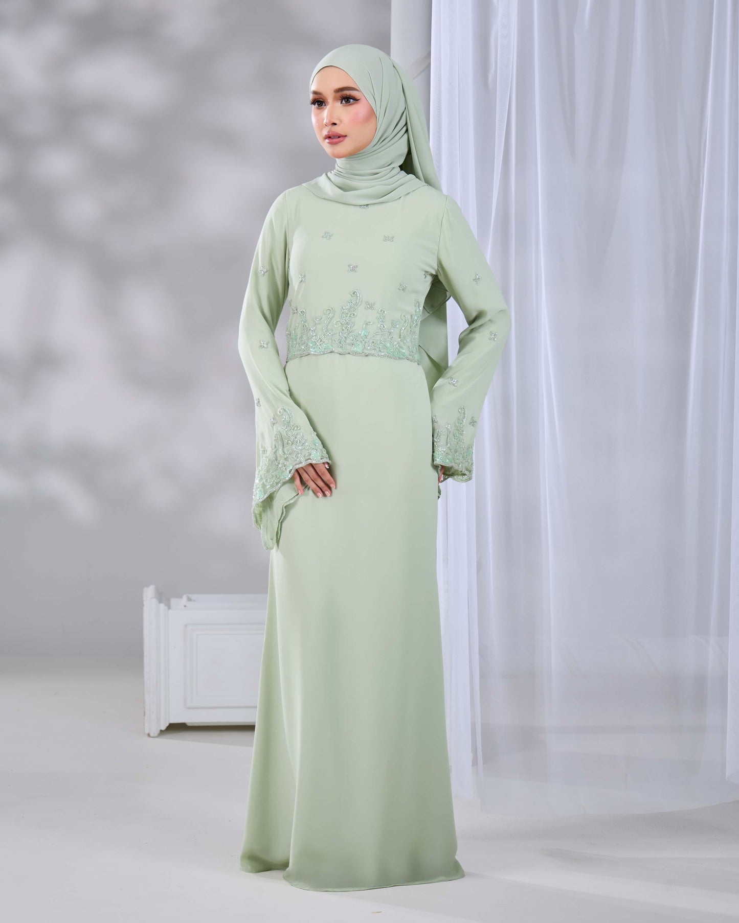 LARNIA DRESS (GREEN TEA)