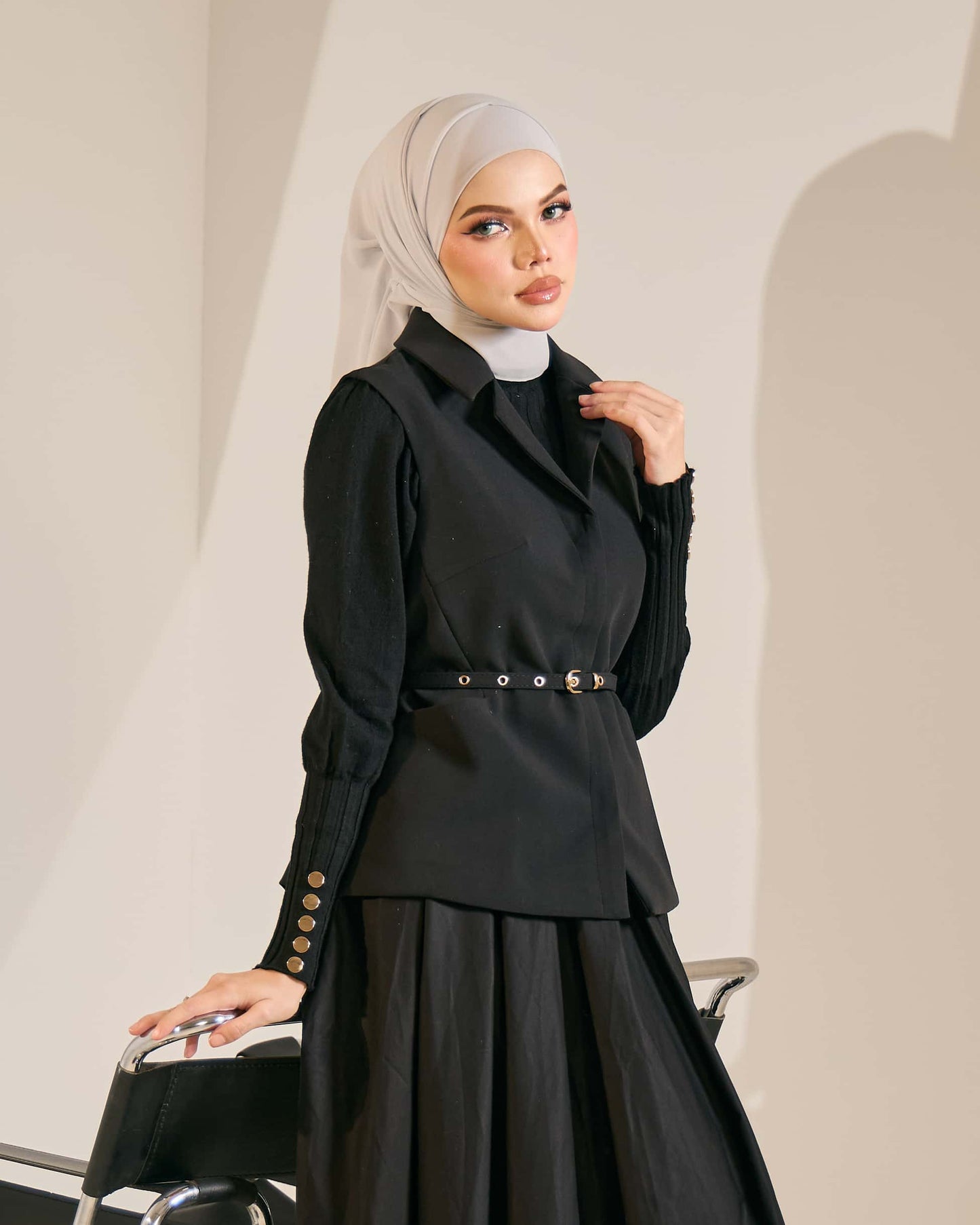 ELARA BELTED VEST (BLACK)