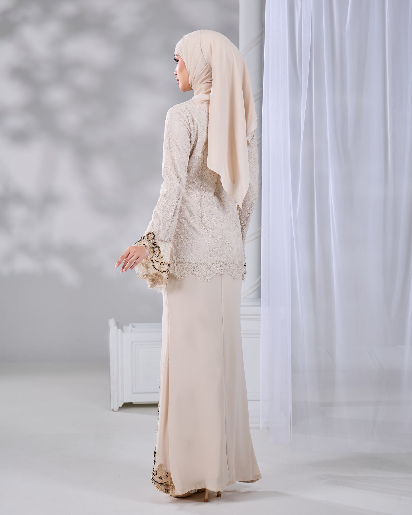 HAYFA KURUNG (CHAMPAGNE)