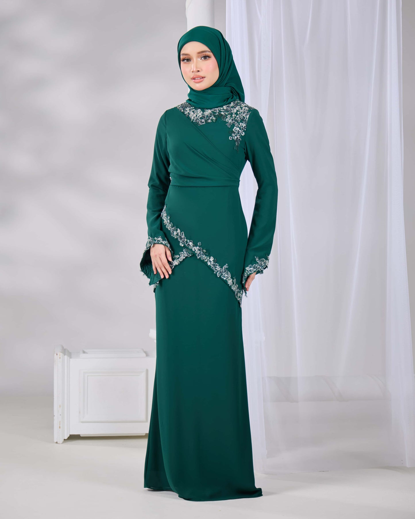 RAISSA DRESS (EMERALD GREEN)