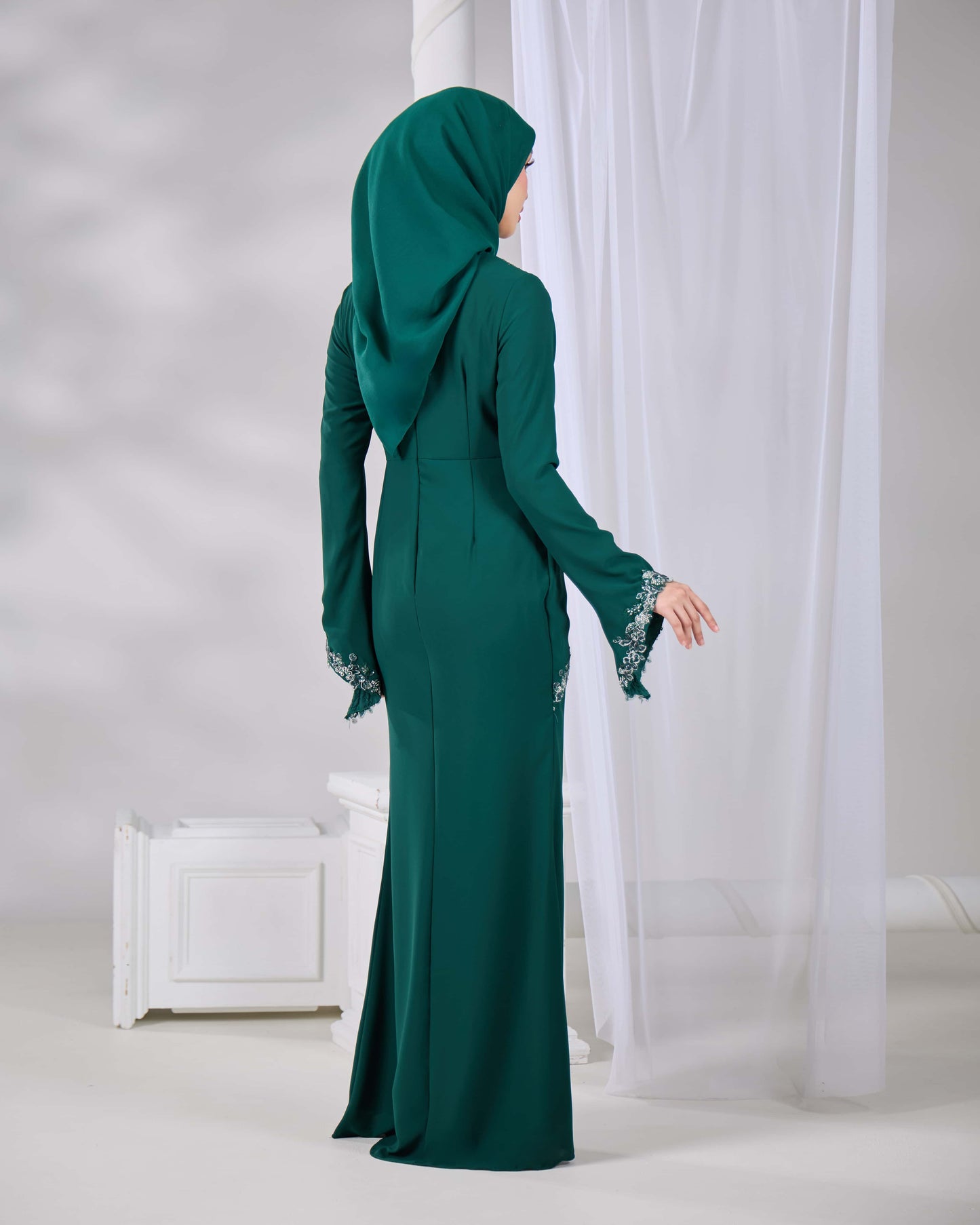 RAISSA DRESS (EMERALD GREEN)