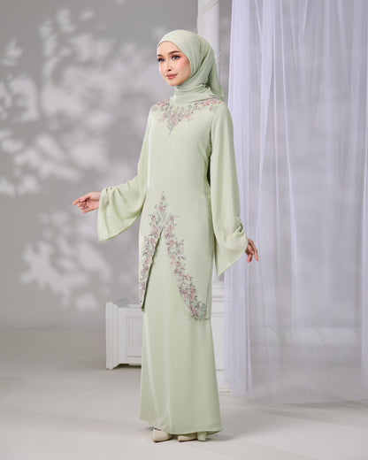 THALINA KURUNG (GREEN TEA)