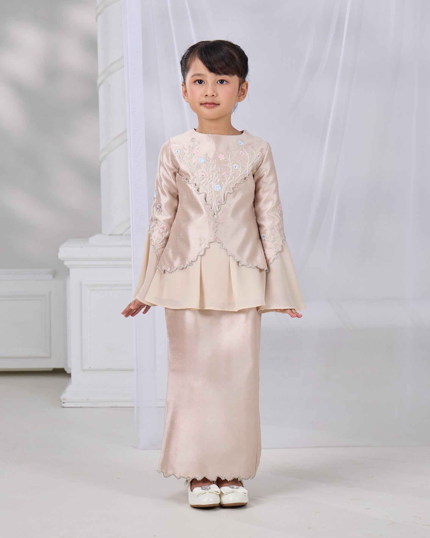 MINOR DEFECT RINAE KURUNG KIDS (CHAMPAGNE)