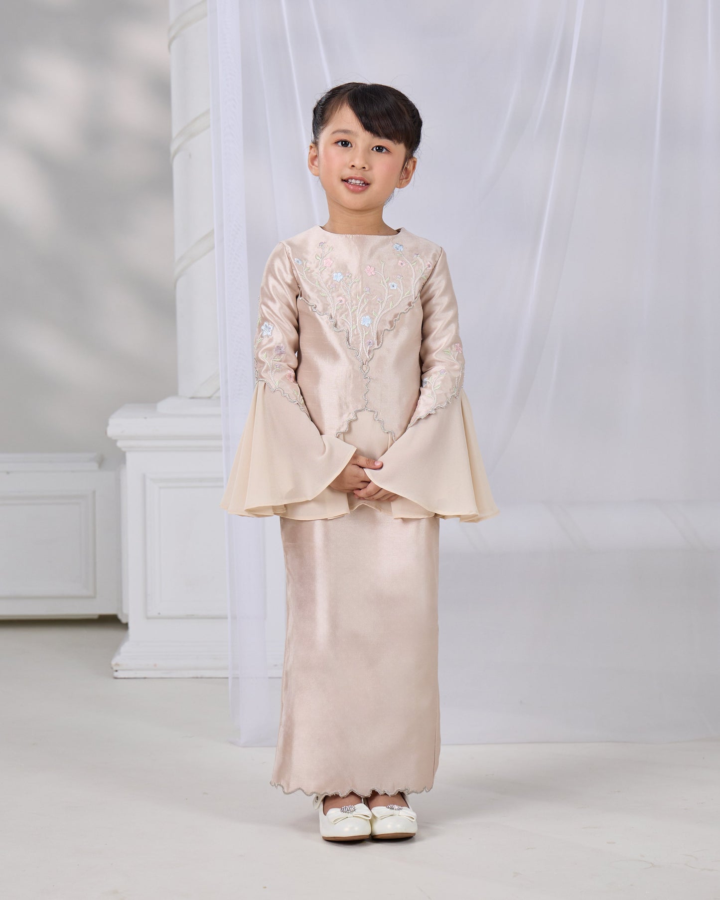 MINOR DEFECT RINAE KURUNG KIDS (CHAMPAGNE)