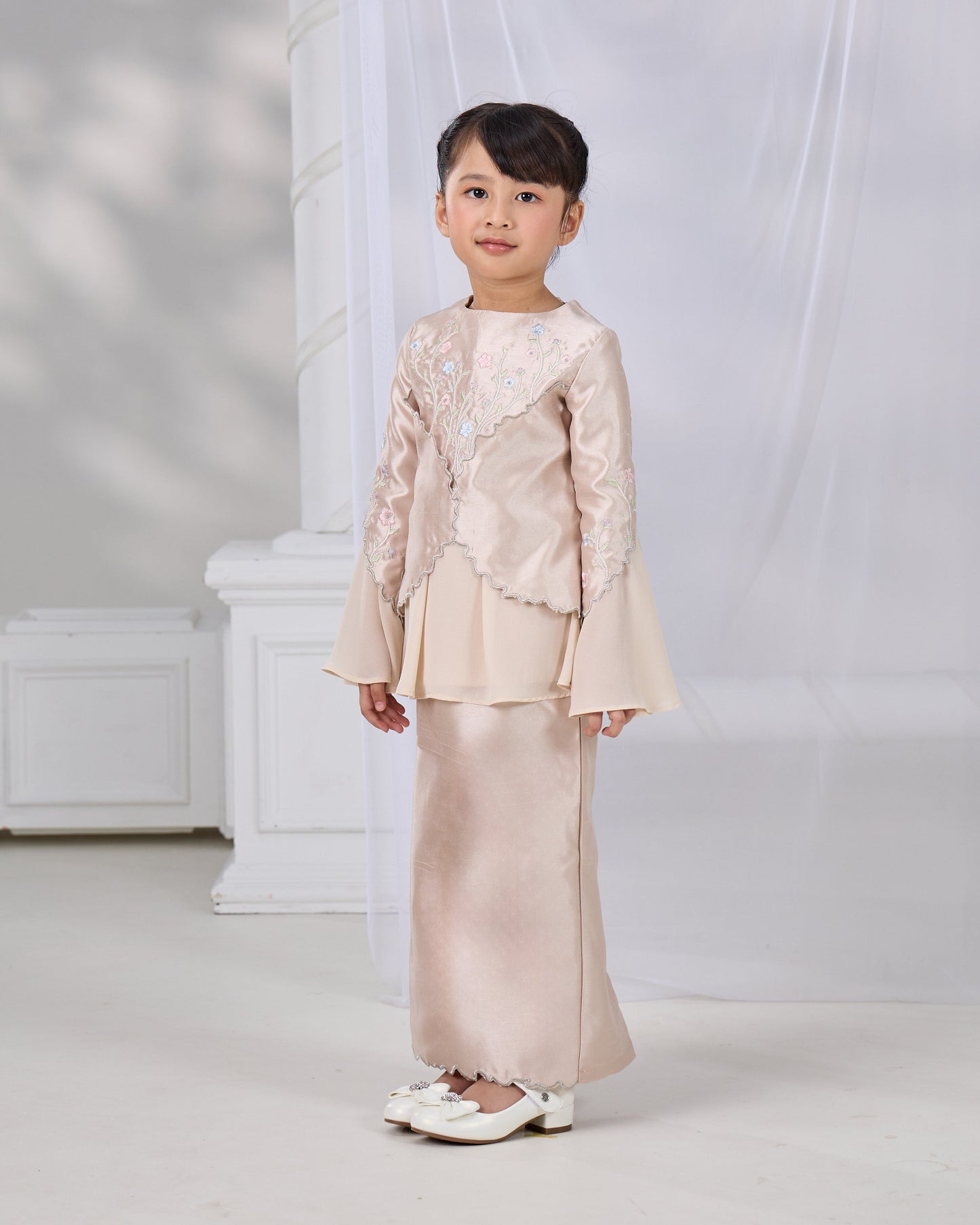 MINOR DEFECT RINAE KURUNG KIDS (CHAMPAGNE)