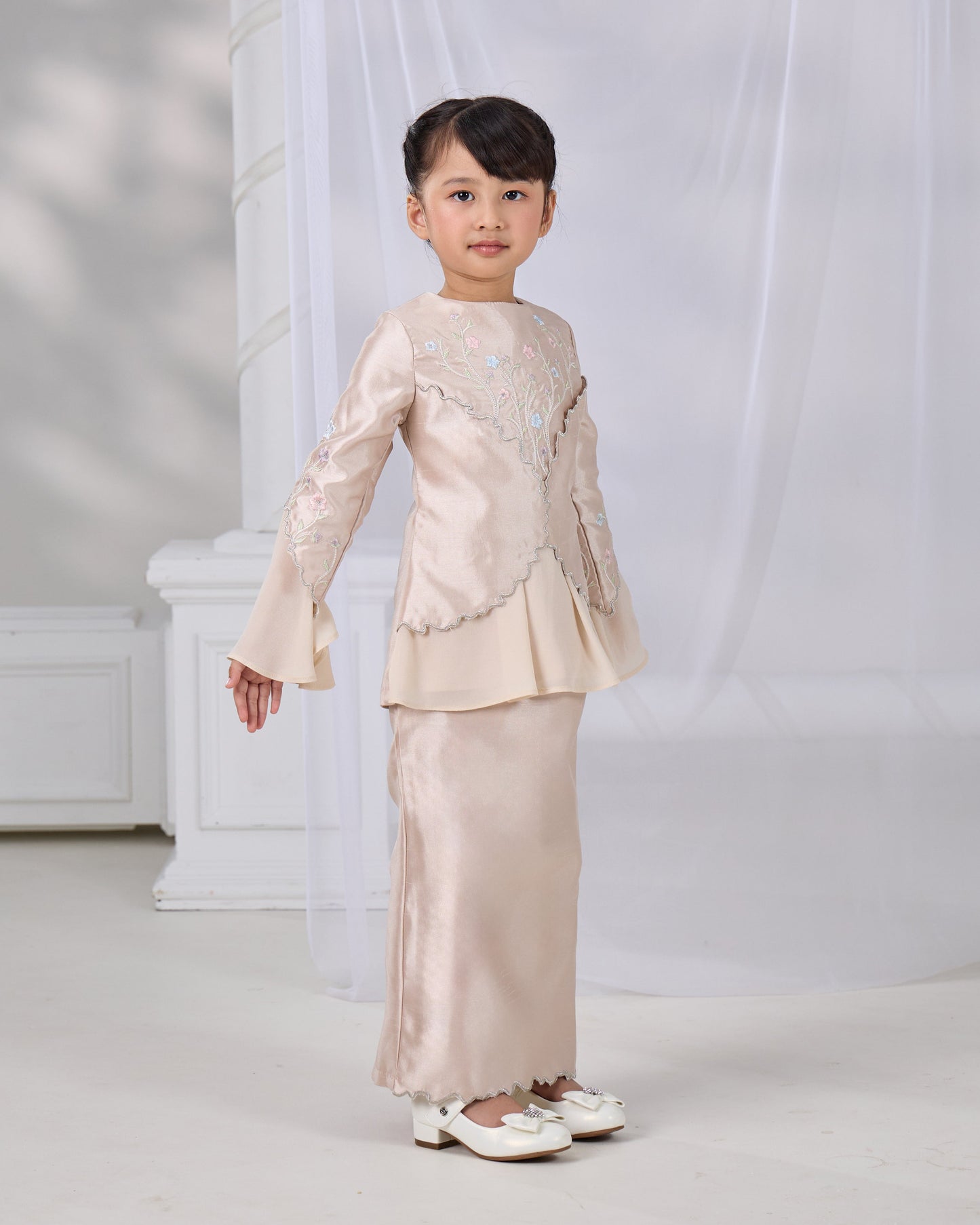 MINOR DEFECT RINAE KURUNG KIDS (CHAMPAGNE)
