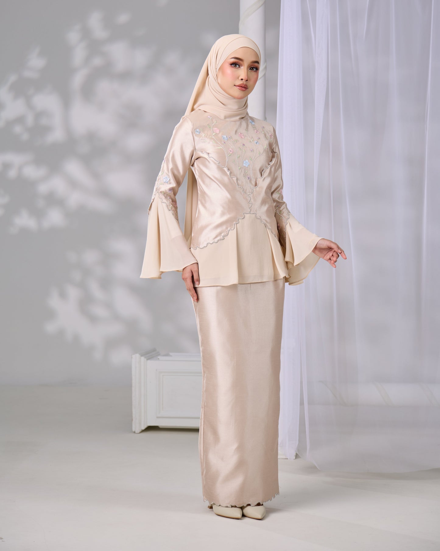 MINOR DEFECT RINAE KURUNG (CHAMPAGNE)