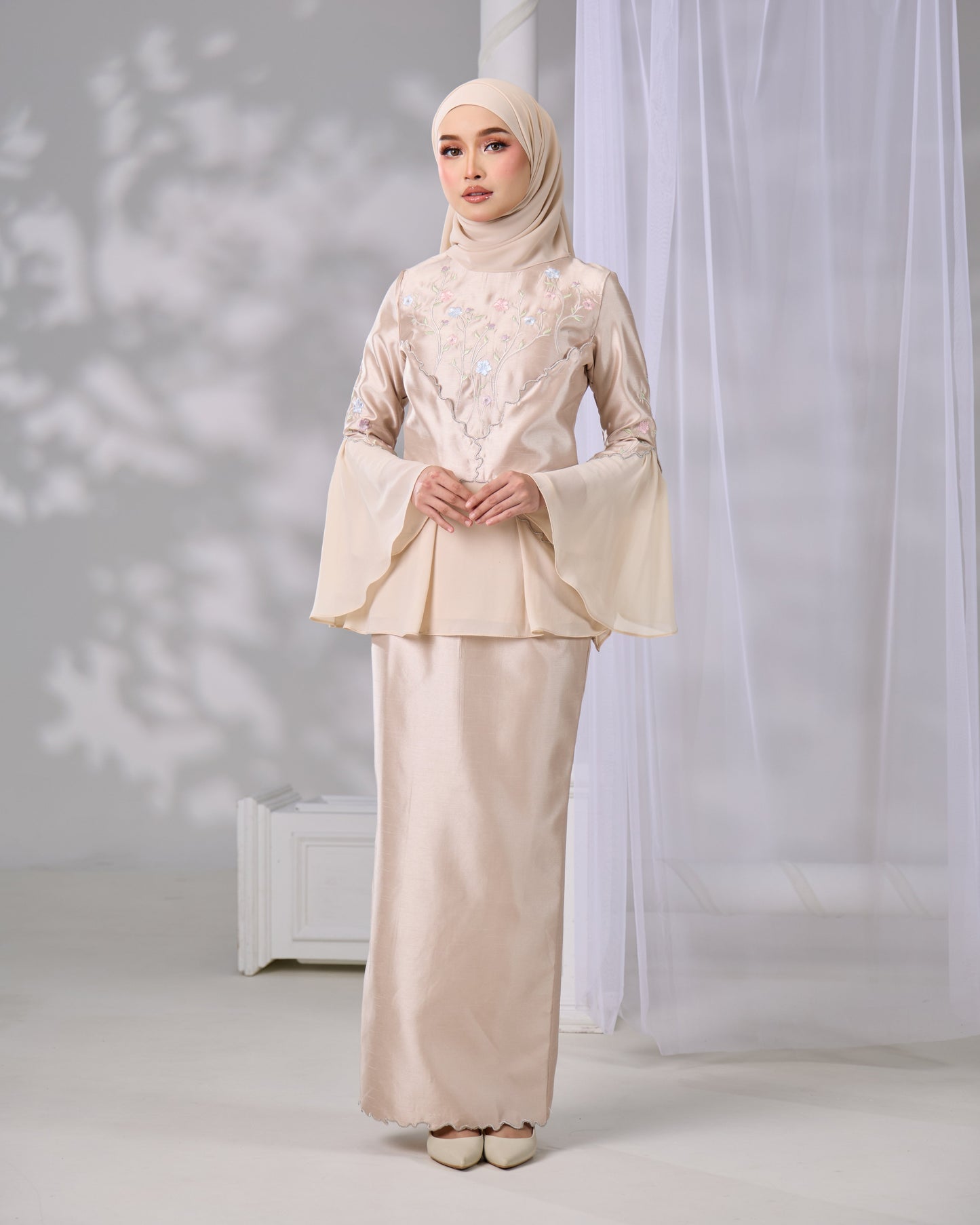 MINOR DEFECT RINAE KURUNG (CHAMPAGNE)