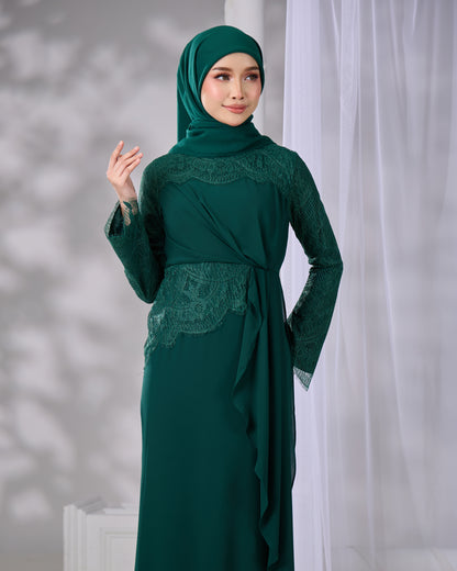 AZELINA DRESS (EMERALD GREEN) Hijabistahub AZELINA DRESS (EMERALD GREEN) Hijabistahub