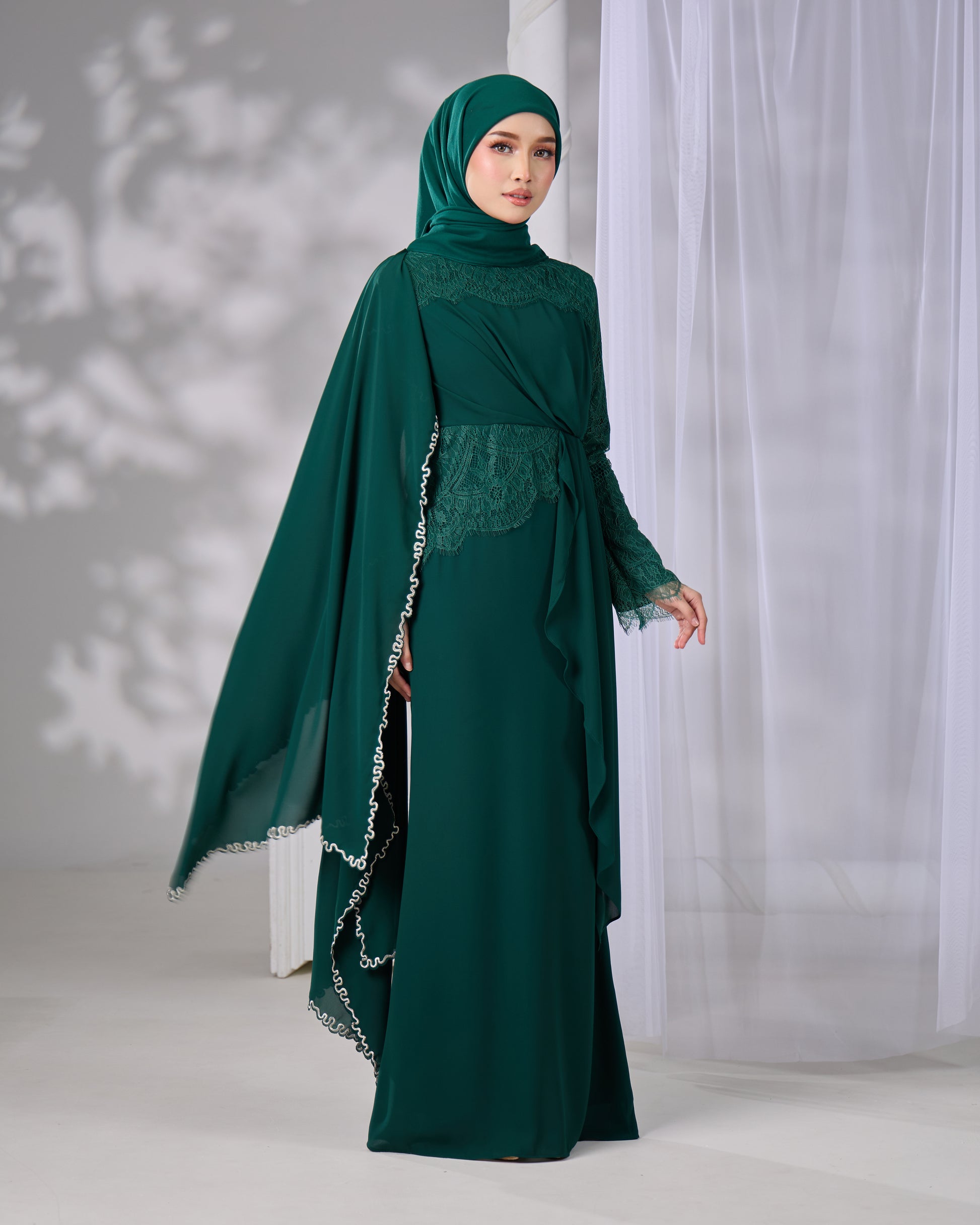 AZELINA DRESS (EMERALD GREEN) Hijabistahub AZELINA DRESS (EMERALD GREEN) Hijabistahub