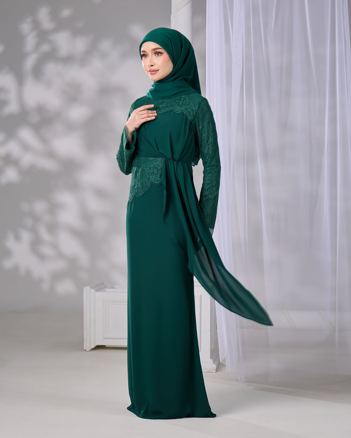 AZELINA DRESS (EMERALD GREEN)