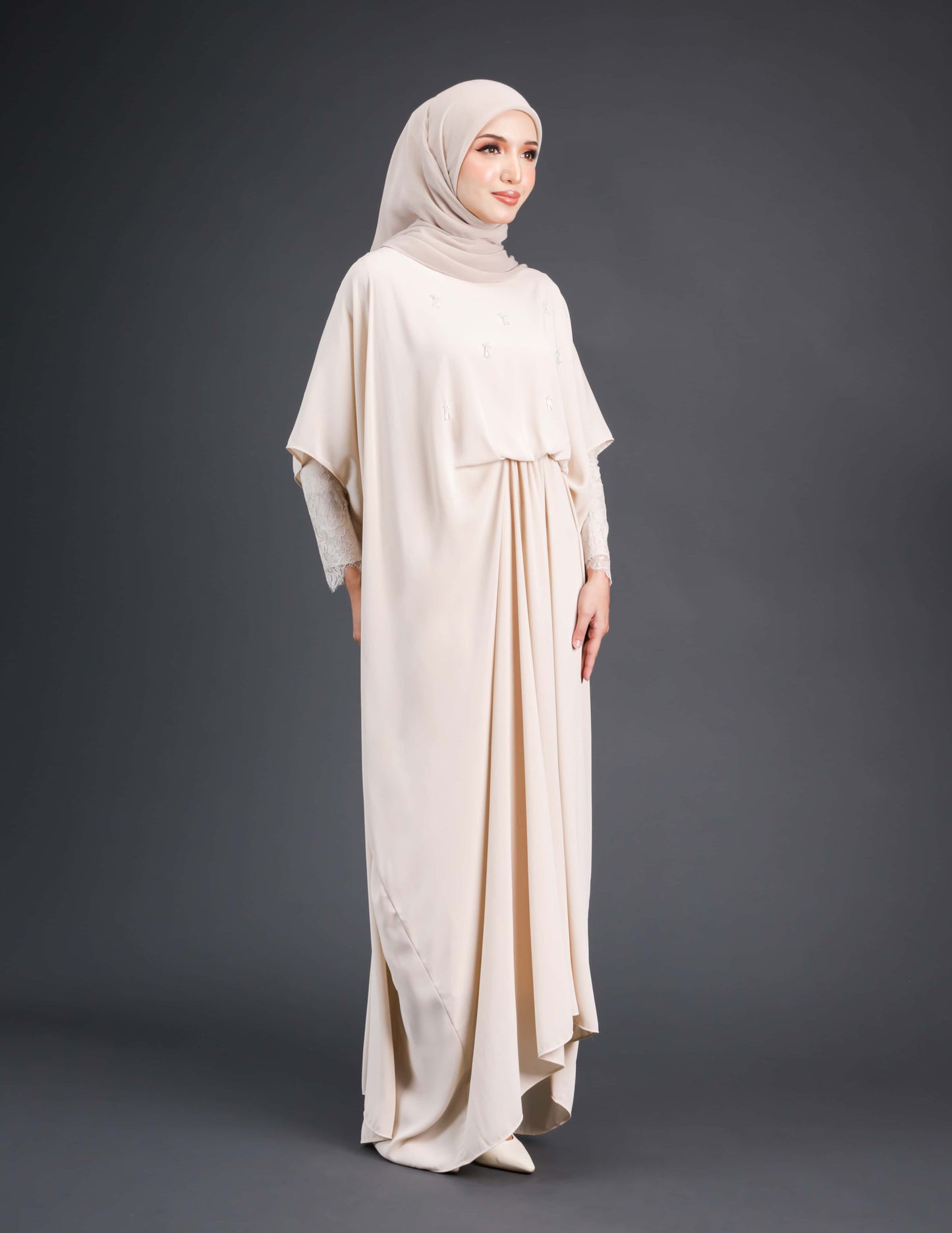 MINOR DEFECT SUMAYA ABAYA (CHAMPAGNE)