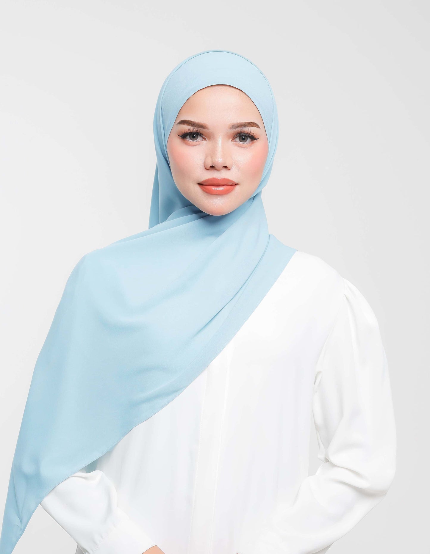 THALIA SHAWL (POWDER BLUE)