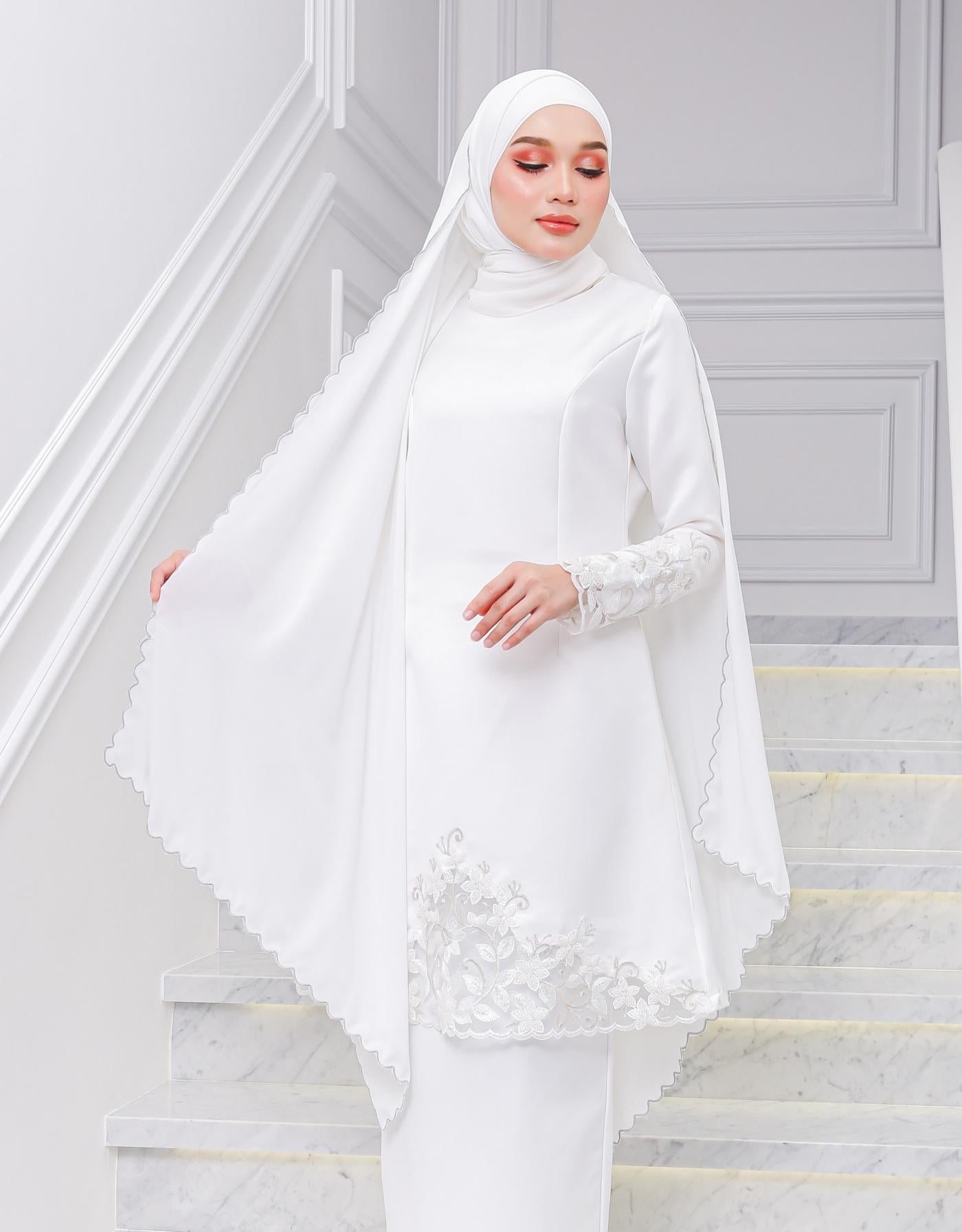 VEIL CODE A08 (OFF WHITE SILVER)