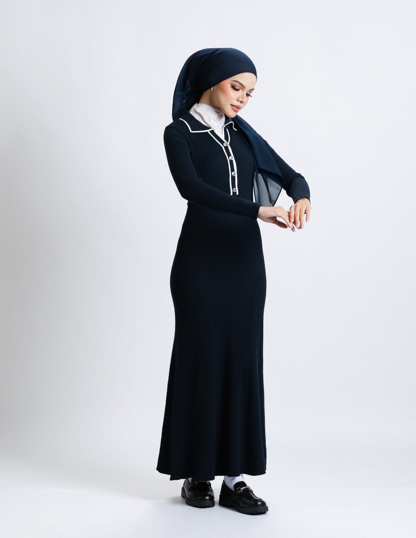 VICTORIA PLAIN DRESS (NAVY BLUE)